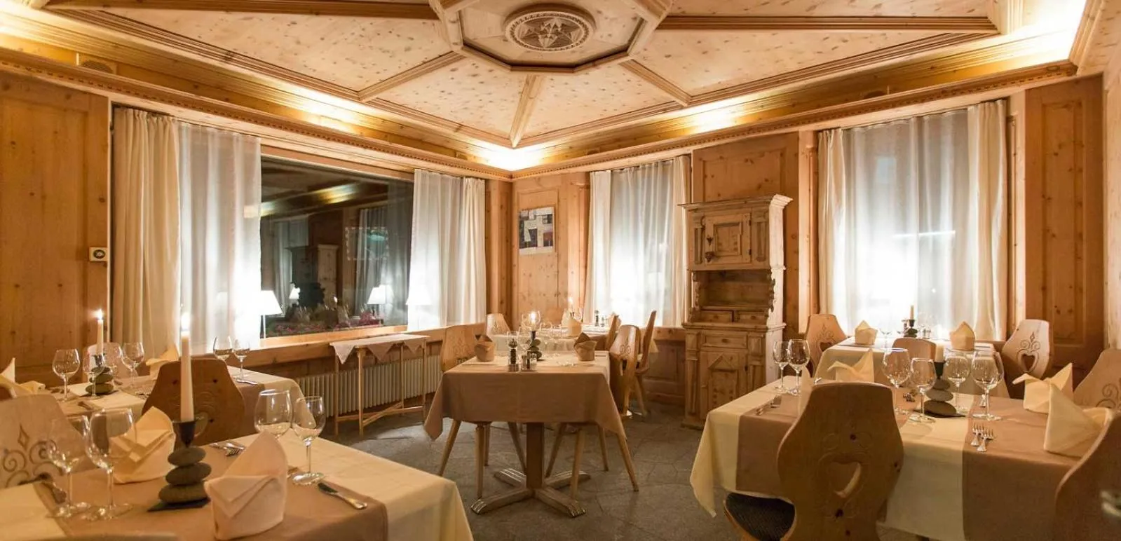 Restaurant/places to eat in Hotel Crusch Alba Zernez