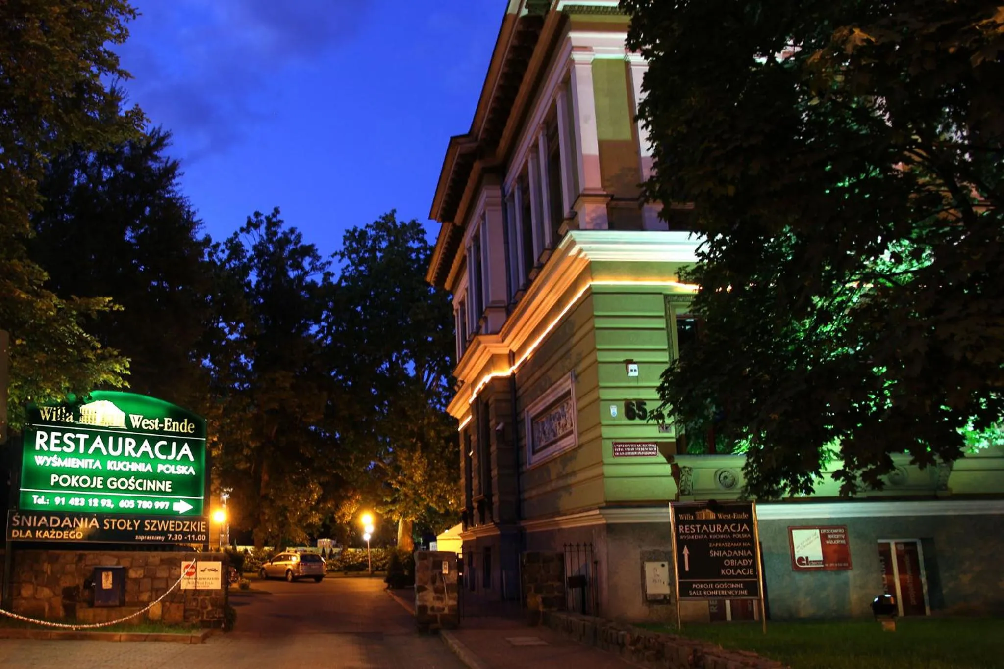 Property building in Willa West Ende