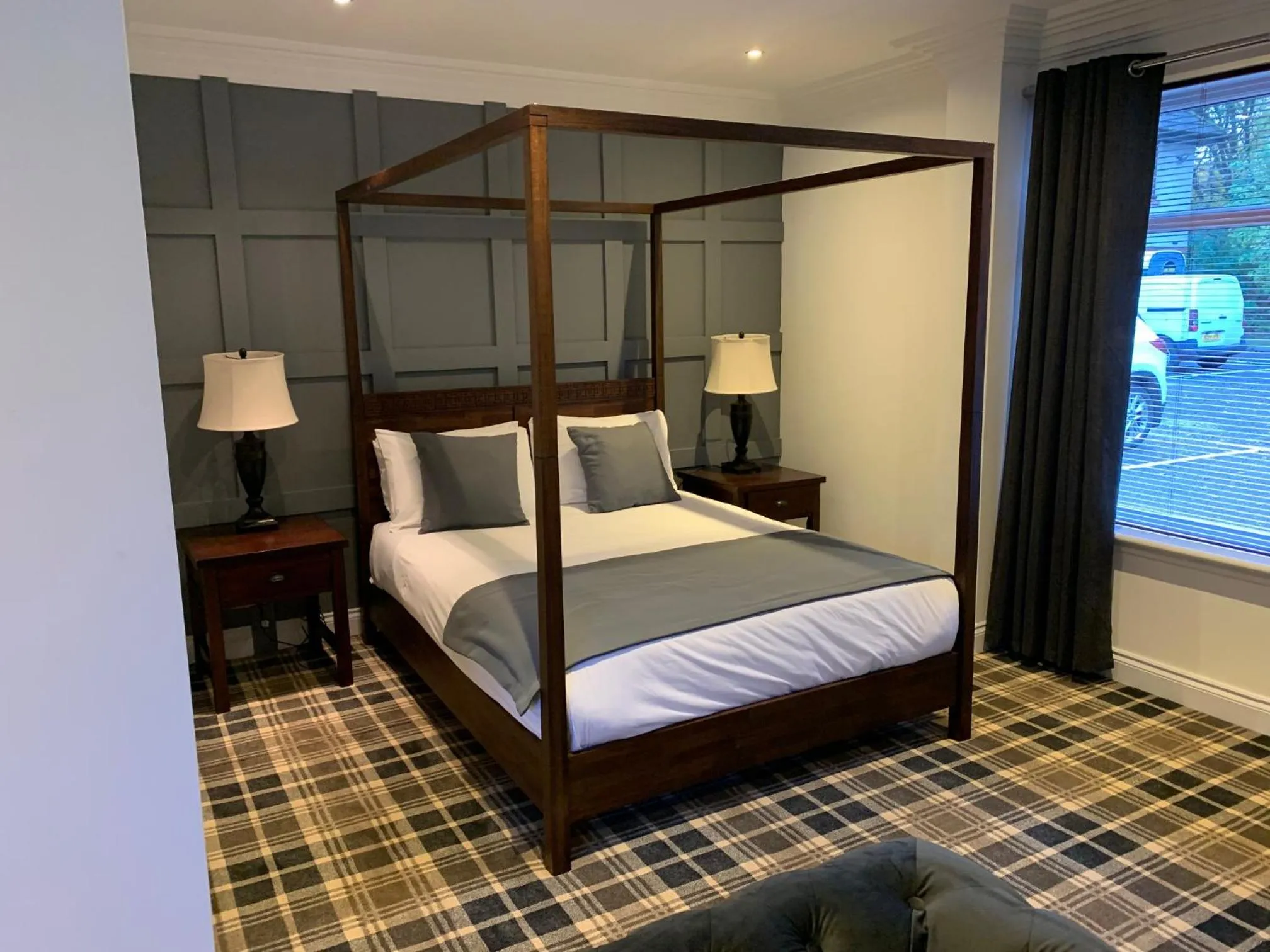 Bedroom, Bed in Crowwood Hotel and Alba Restaurant
