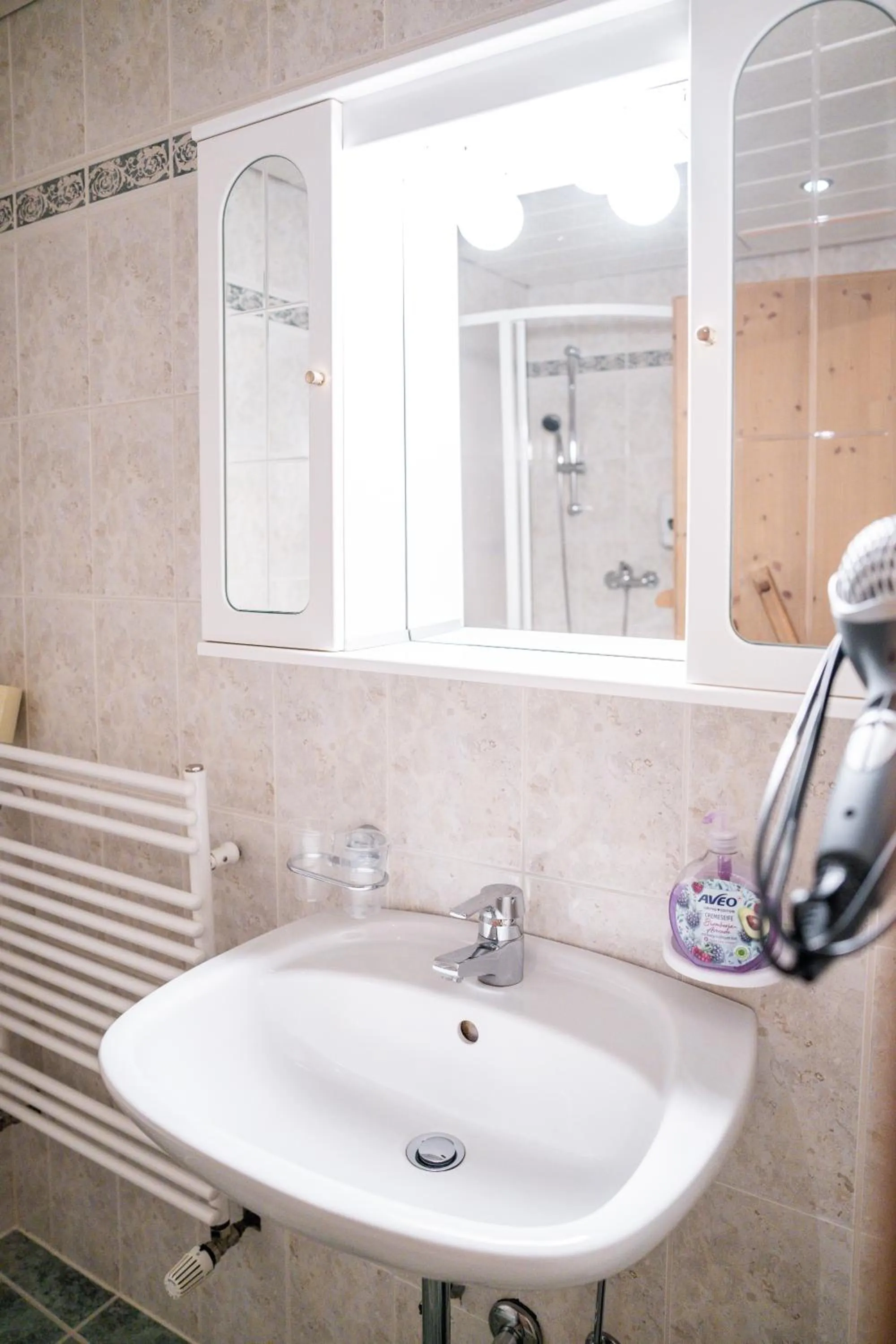 Shower in Stauders Zimmer und Ferienwohnungen