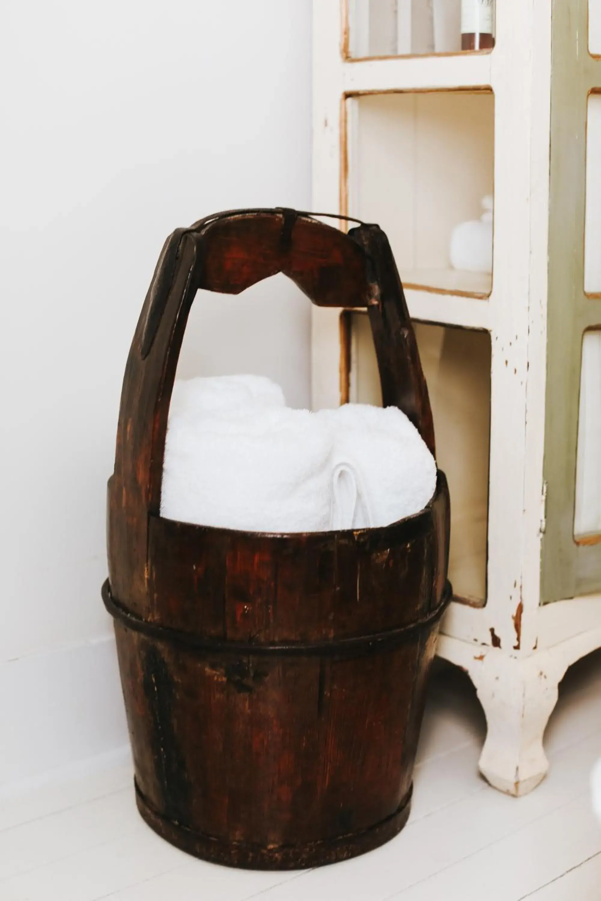 Queen Room with Shared Bathroom in Chebeague Island Inn Queen Room with Shared Bathroom in Chebeague Island Inn