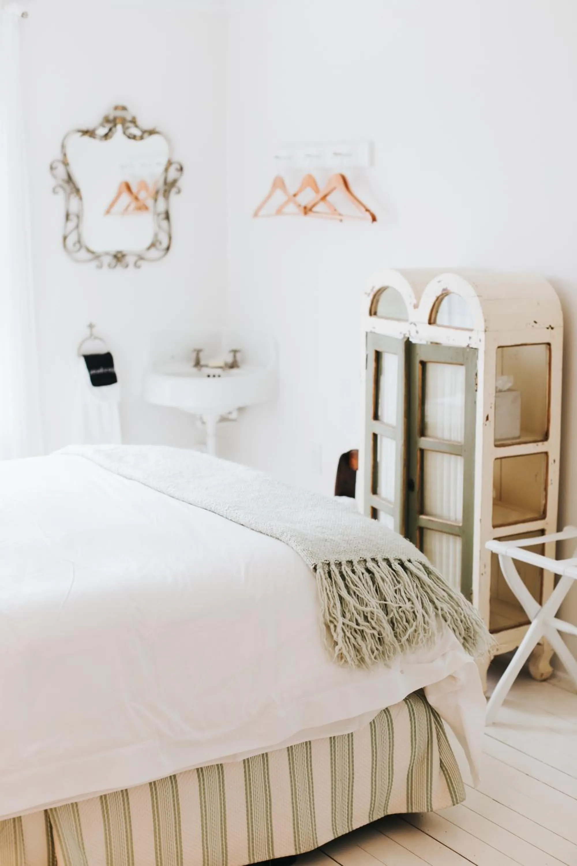 Bed in Chebeague Island Inn