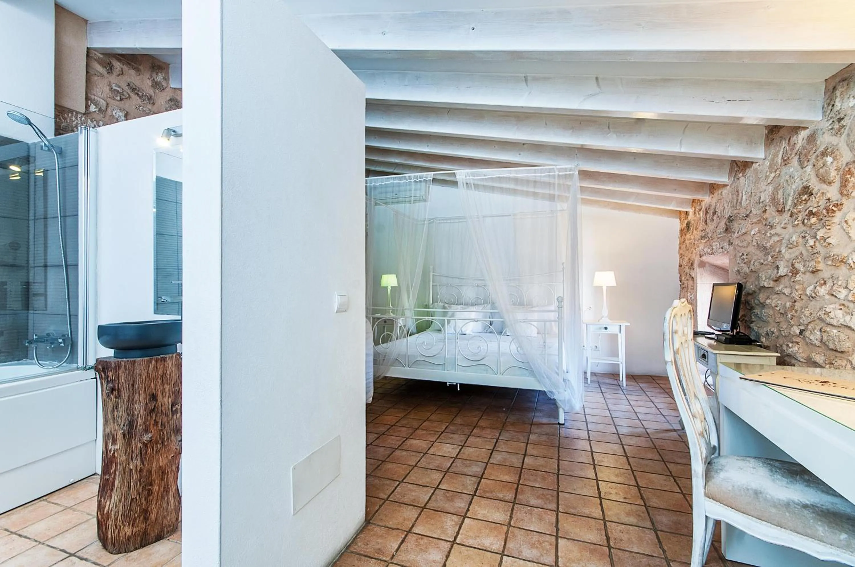 Photo of the whole room, Bed in Ca´n Pere