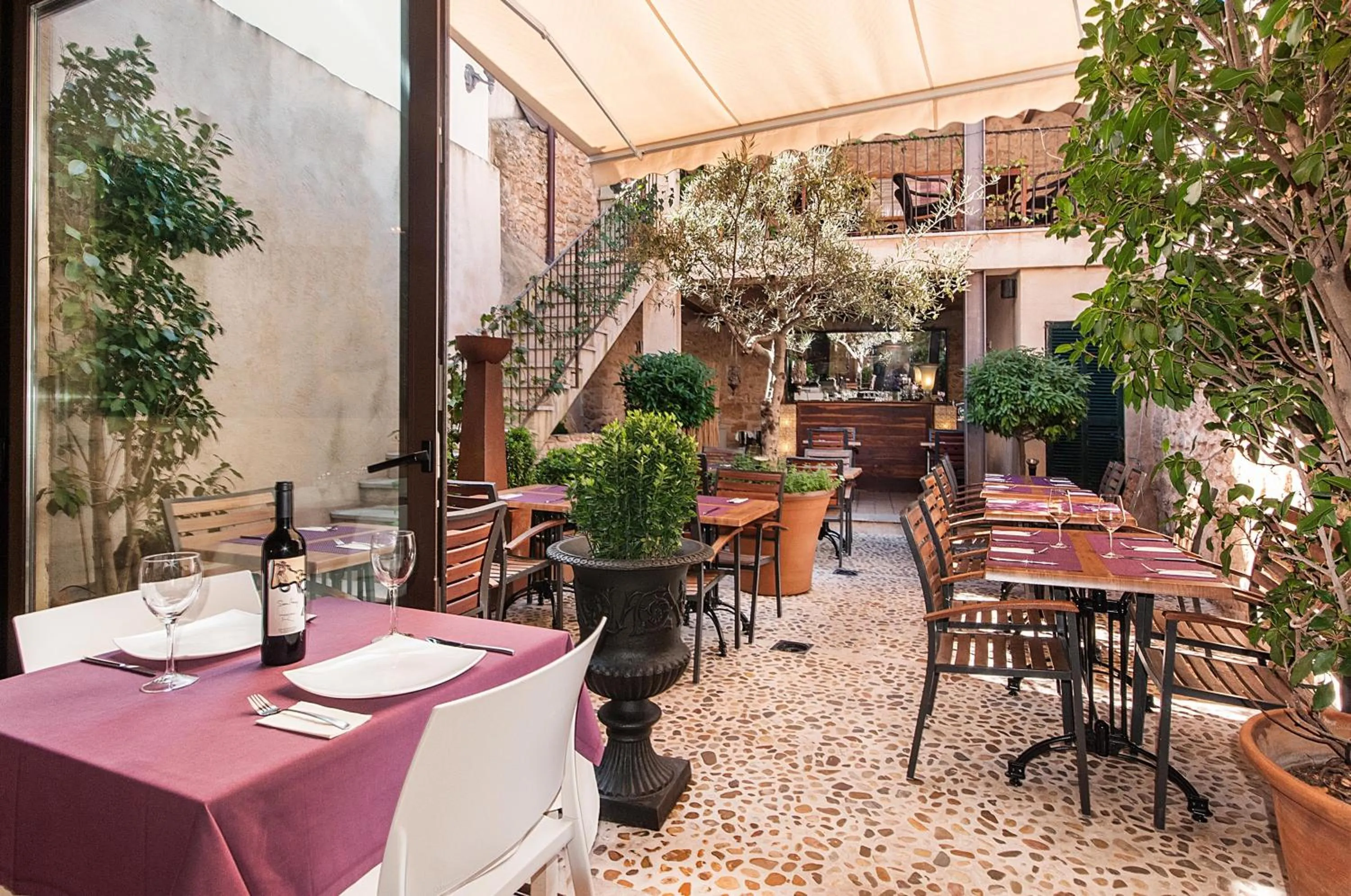 Restaurant/places to eat in Ca´n Pere