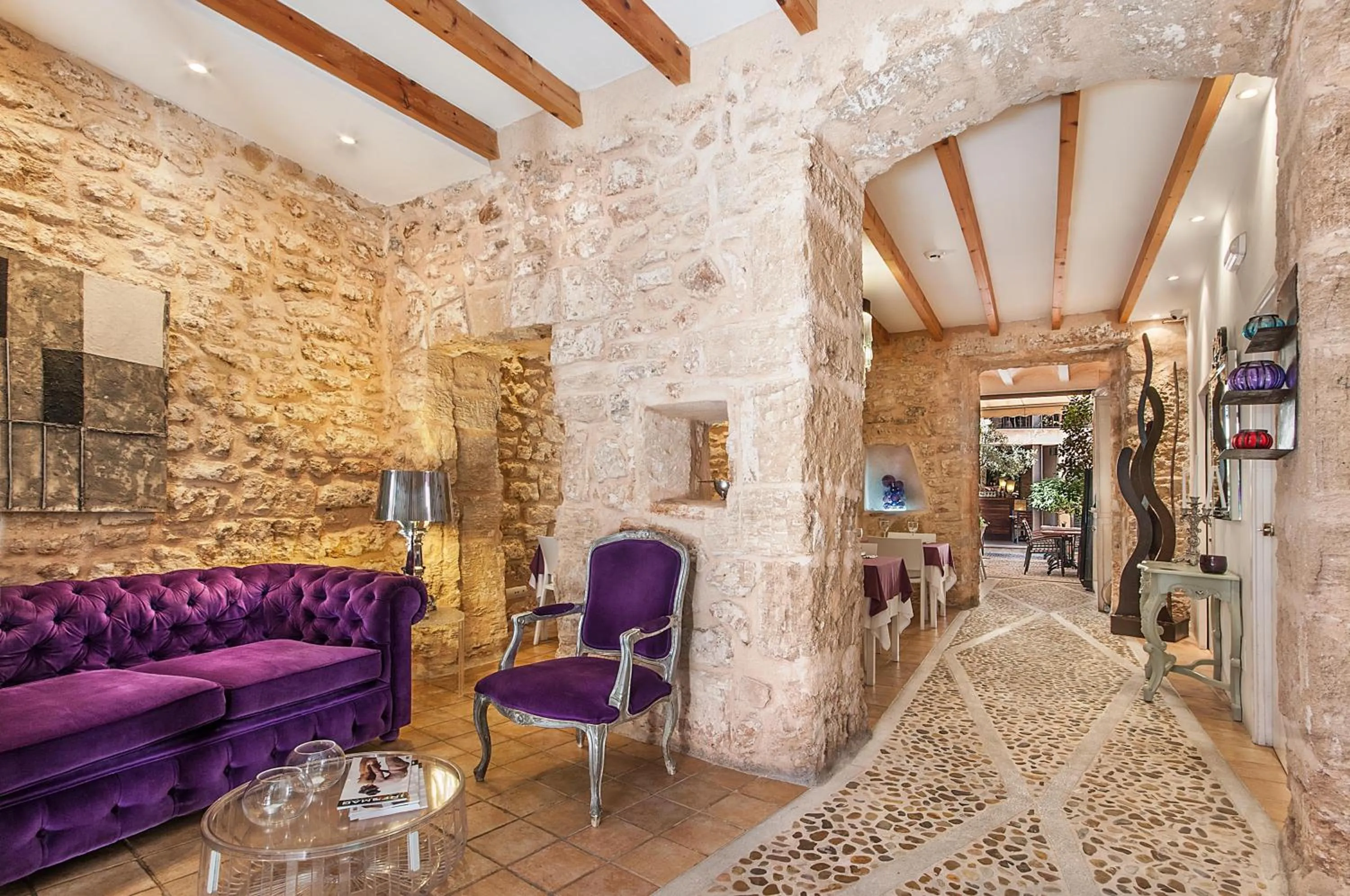 Decorative detail in Ca´n Pere