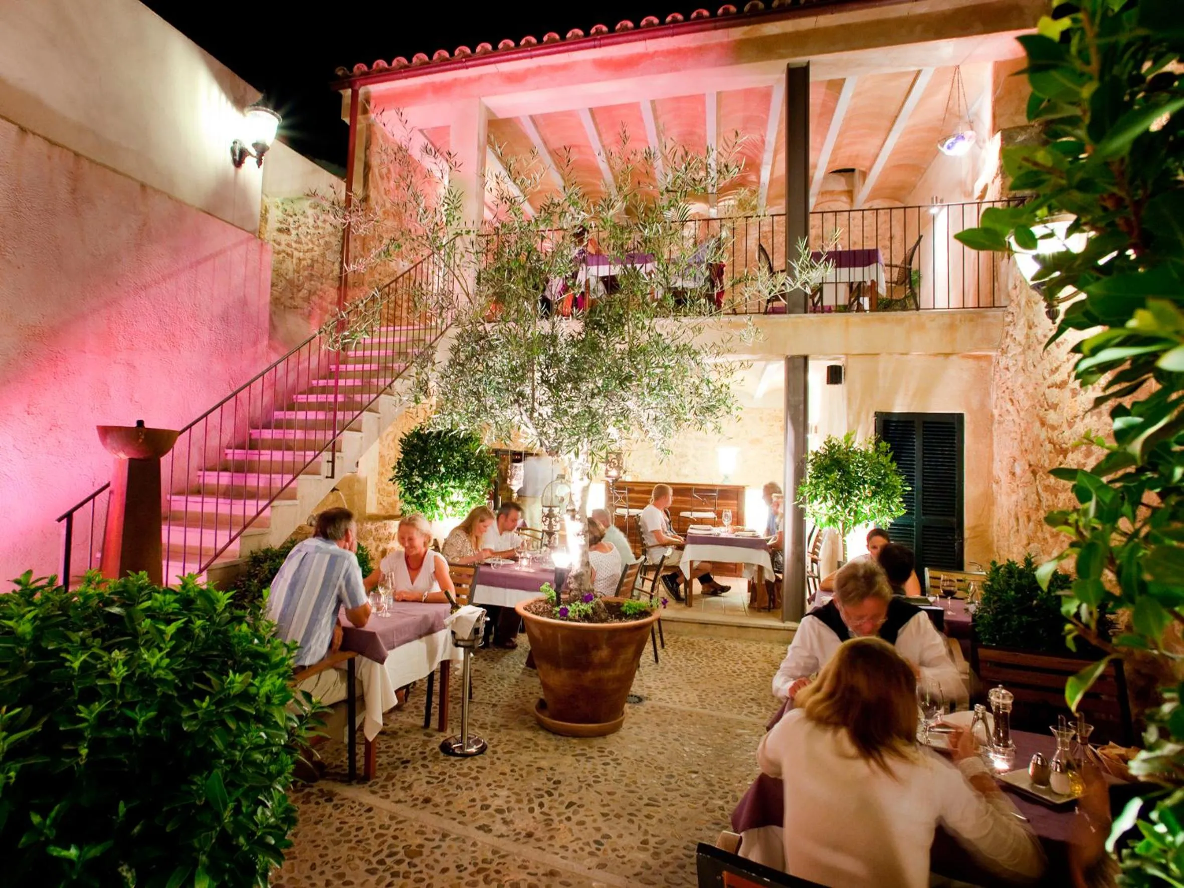 Restaurant/places to eat in Ca´n Pere