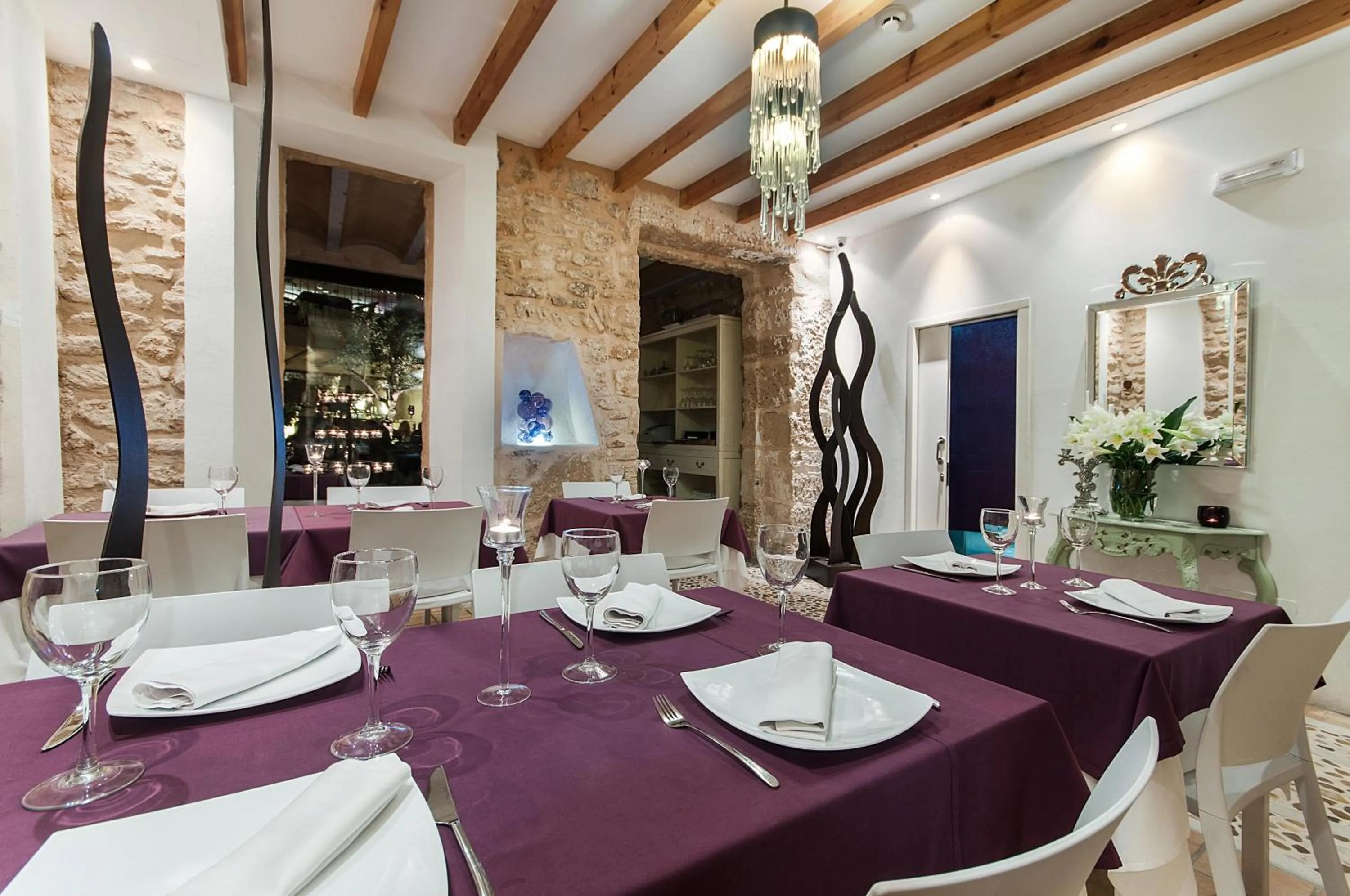 Restaurant/places to eat in Ca´n Pere