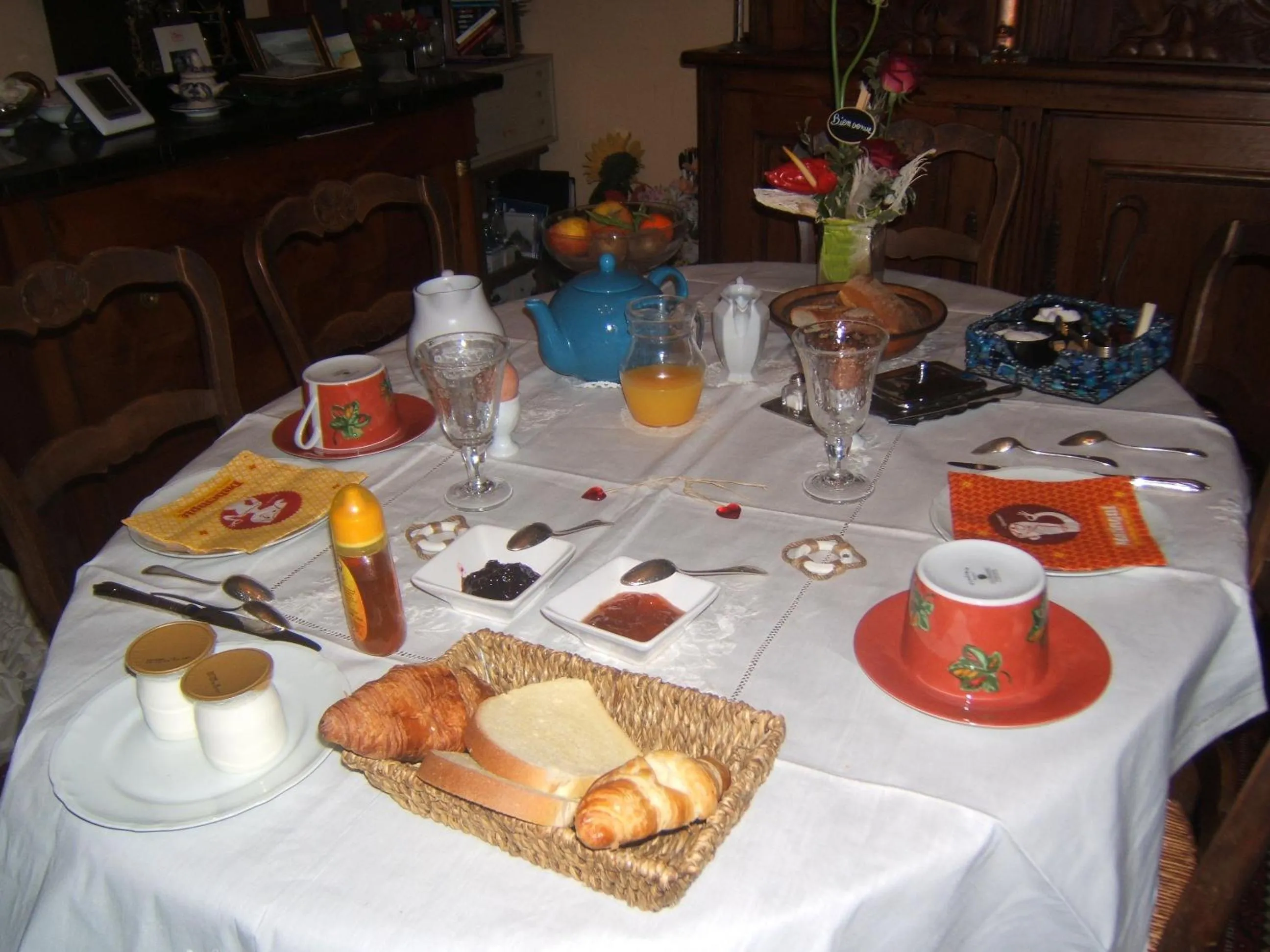 Continental breakfast in Relais du Cap romain