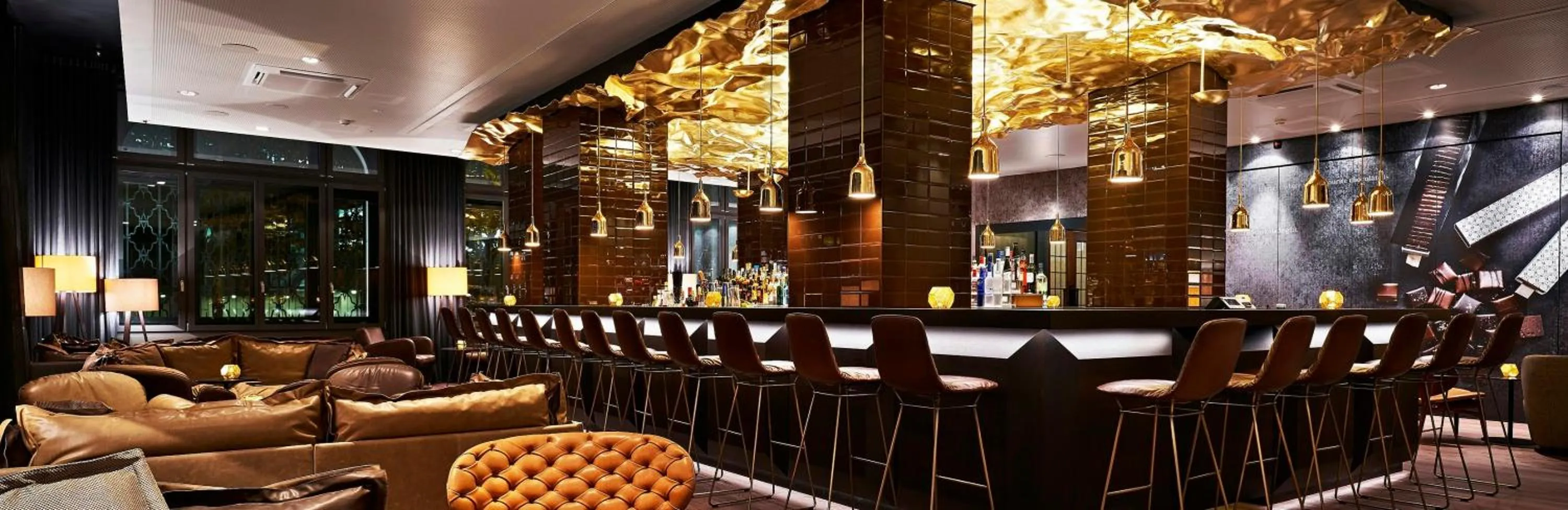 Lounge or bar in Motel One Zürich