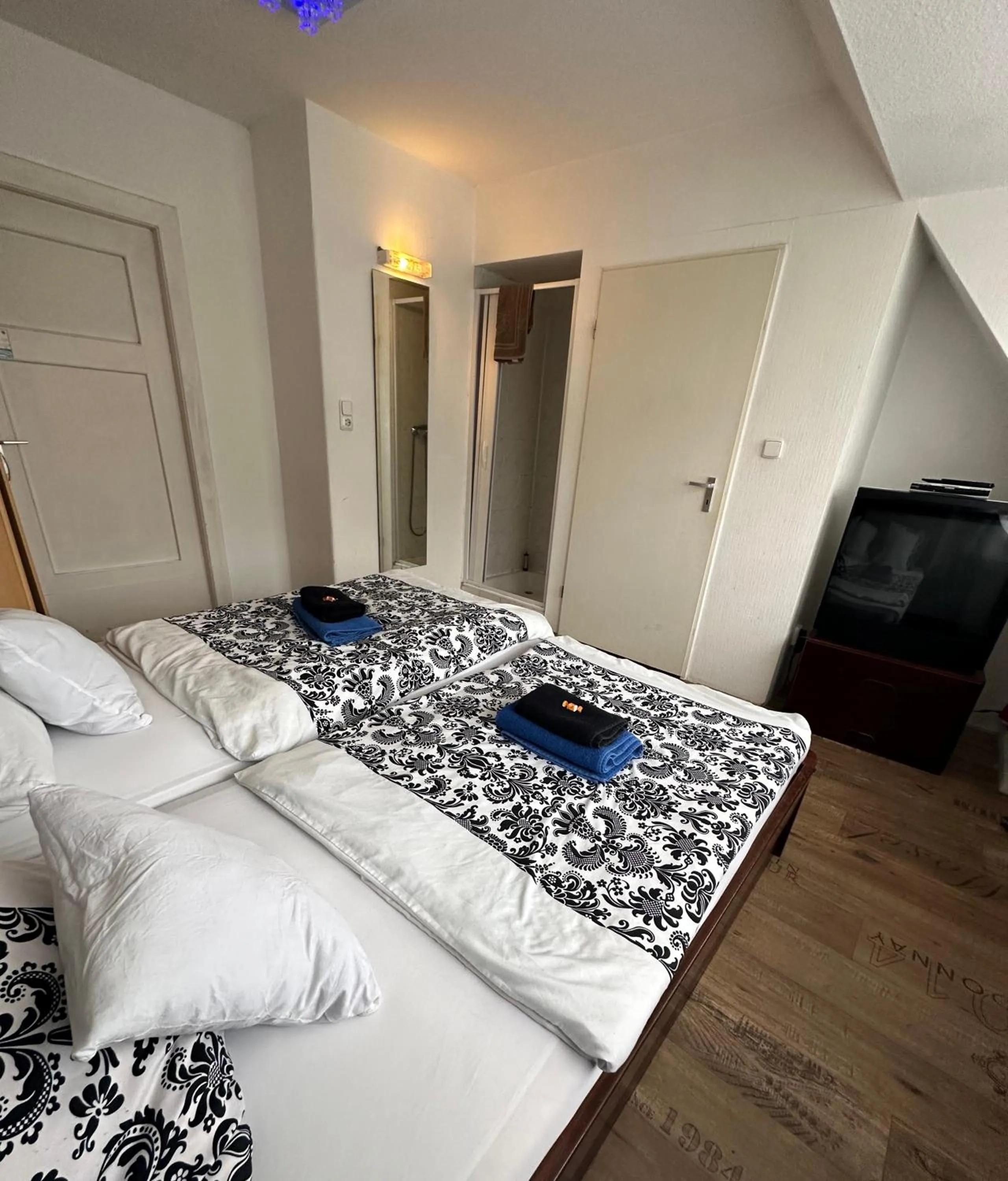 Bed in Pension Zum Burggrafen