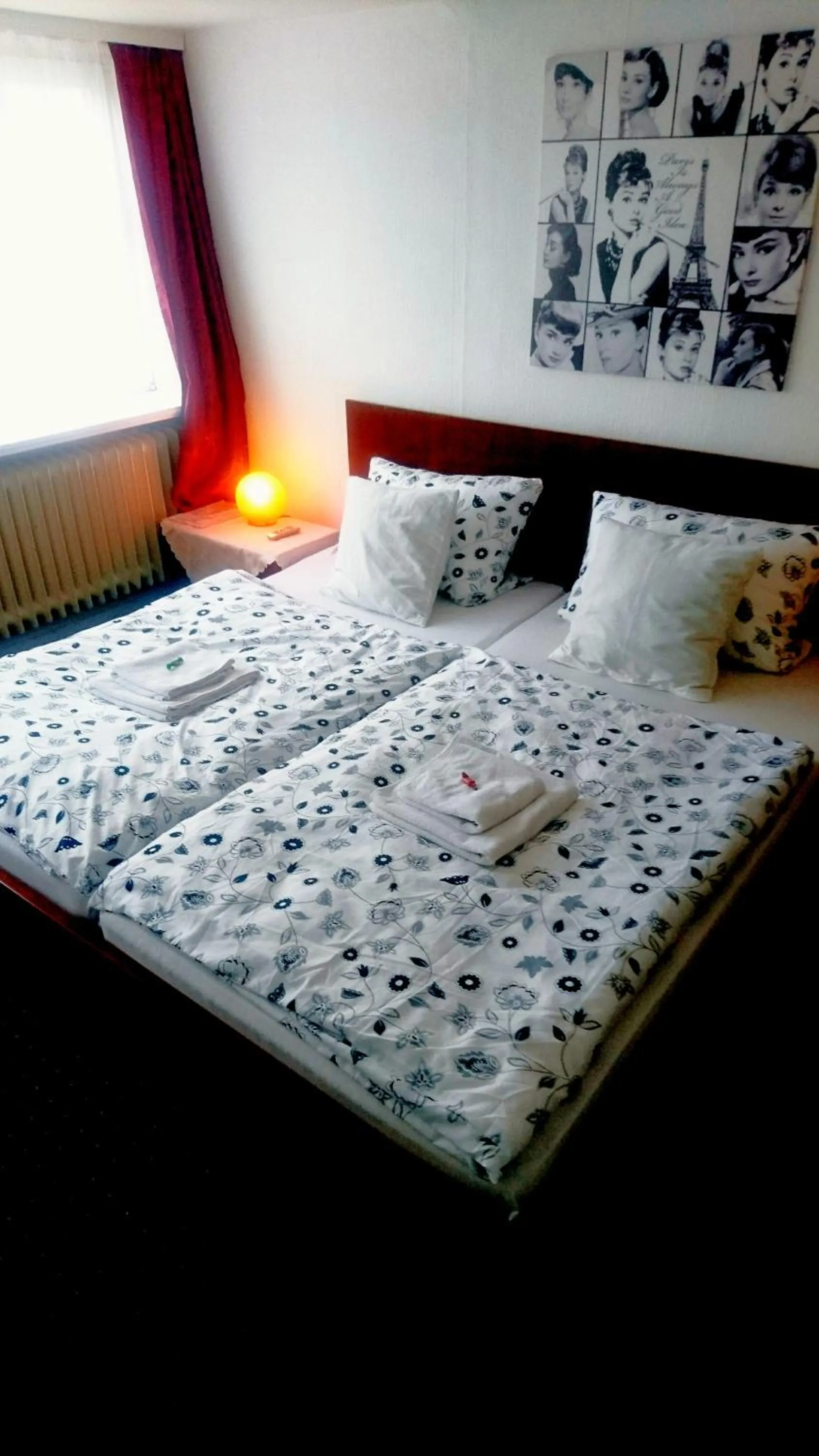 Bed in Pension Zum Burggrafen