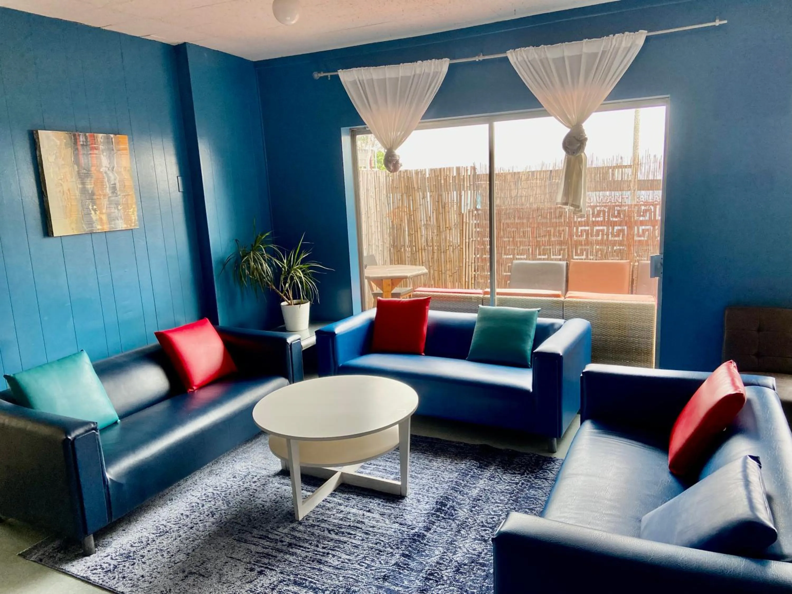 Seating area in Banana Bungalow West Hollywood Hotel & Hostel