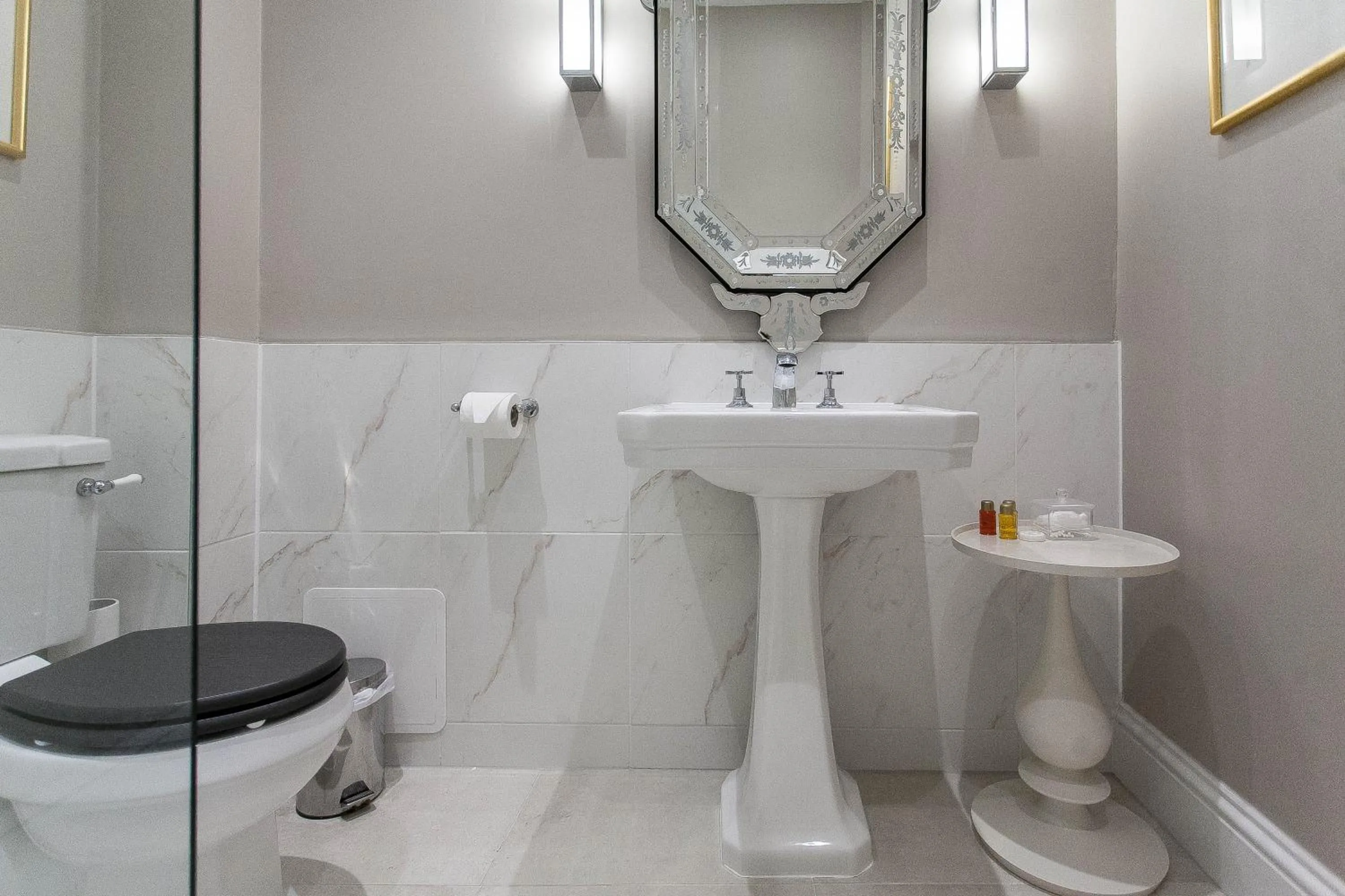 Bathroom in The Ormond At Tetbury
