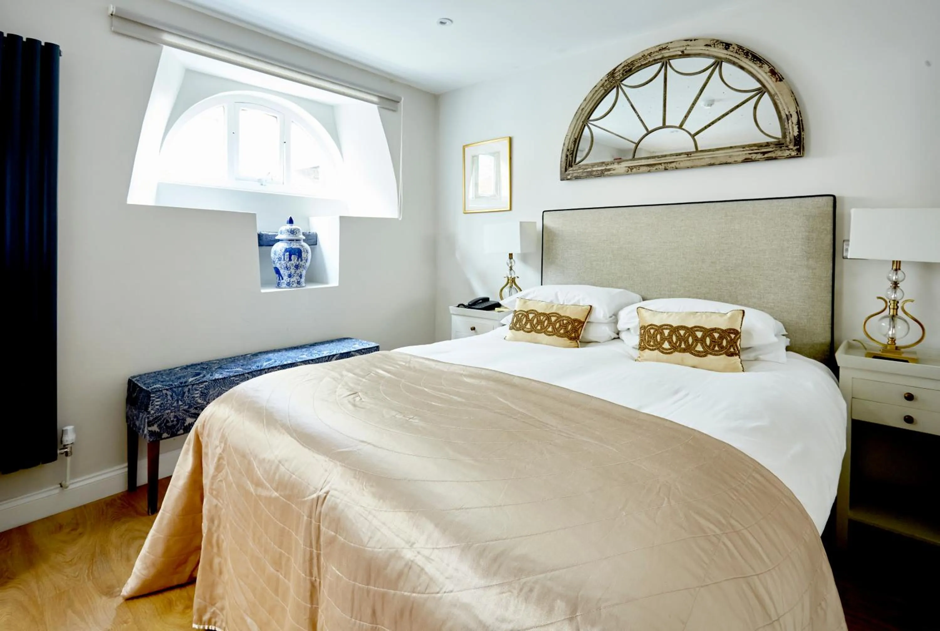 Bed in The Ormond At Tetbury