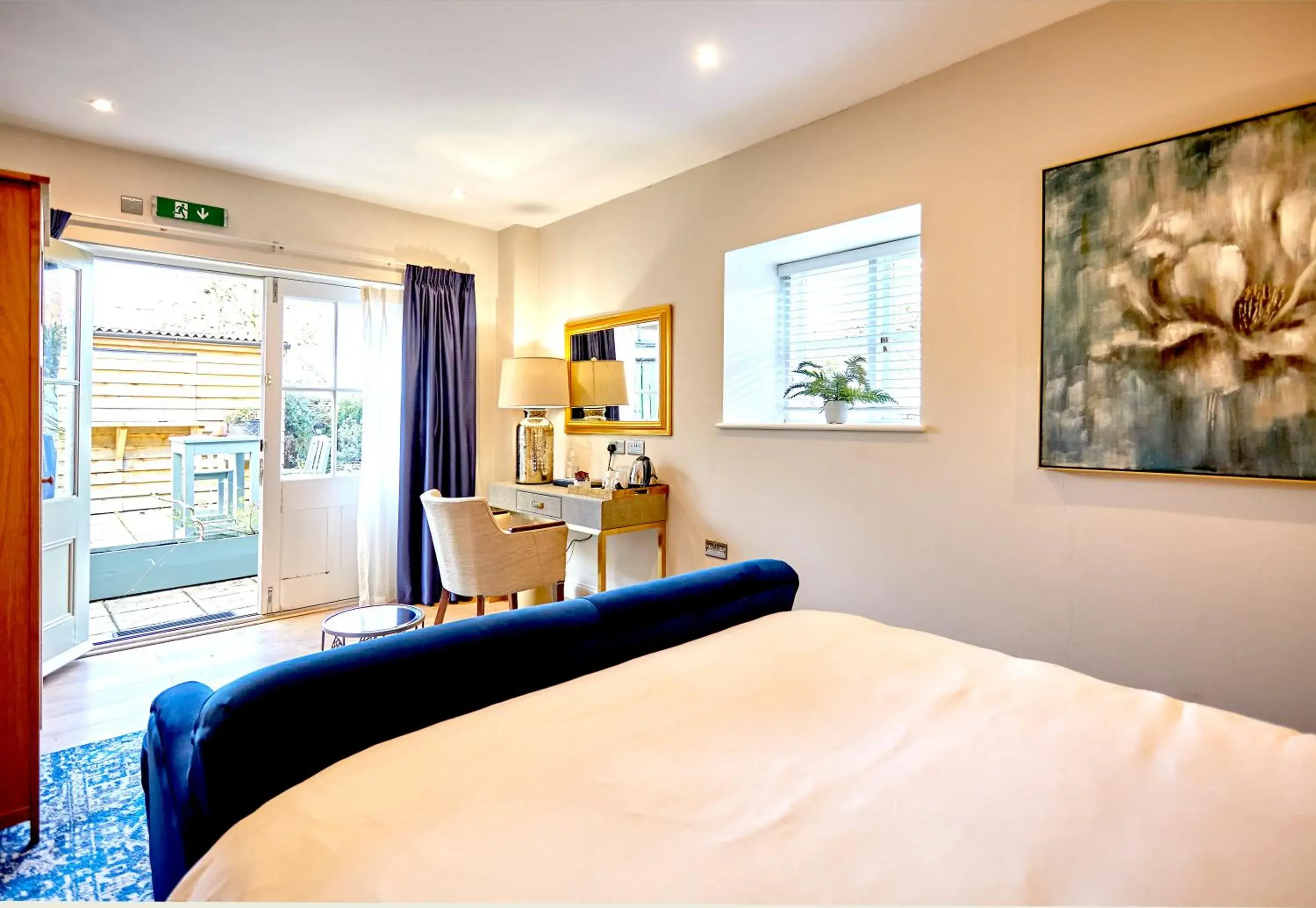 Garden view, Bed in The Ormond At Tetbury Garden view, Bed in The Ormond At Tetbury