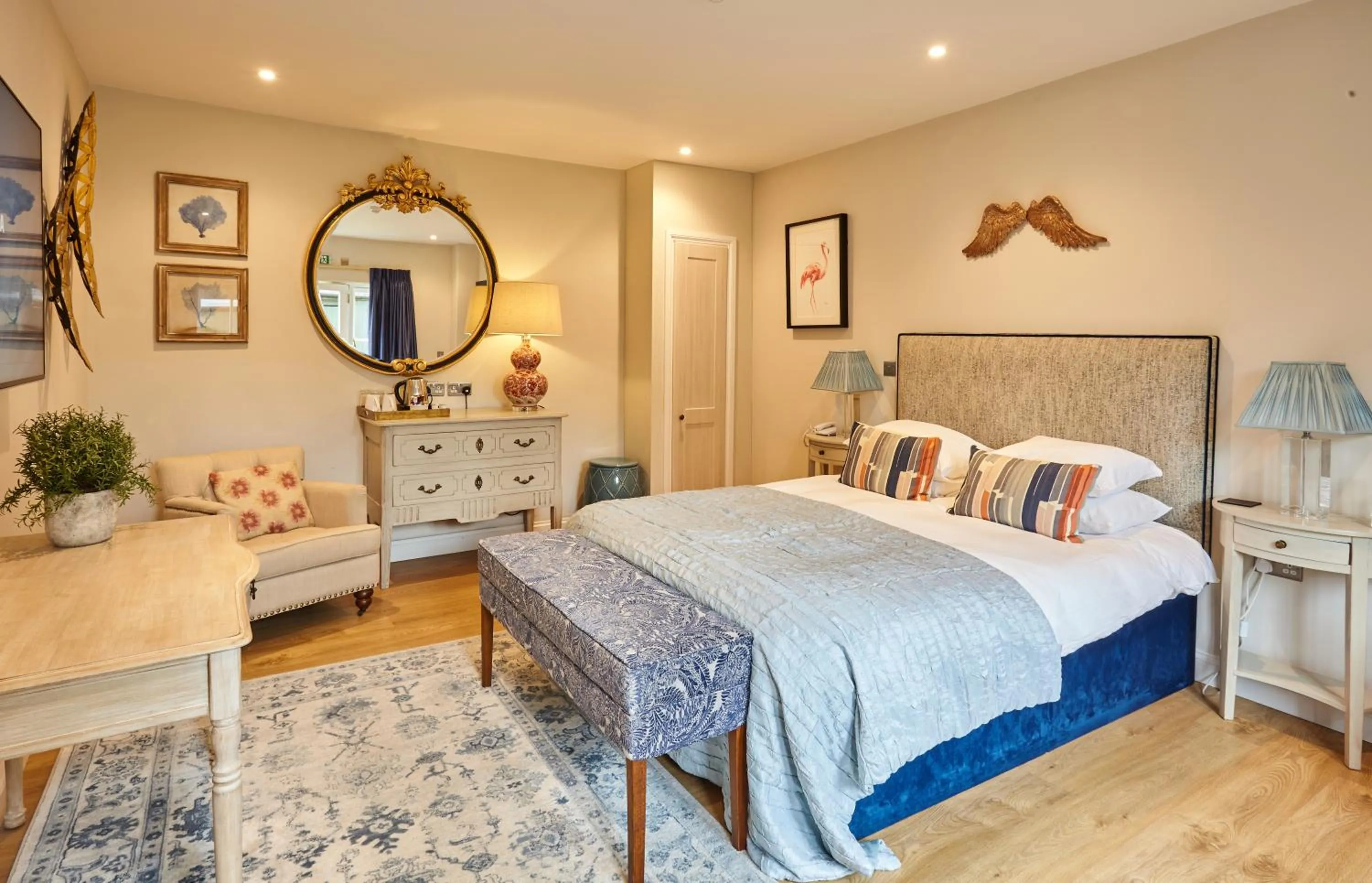 Photo of the whole room, Bed in The Ormond At Tetbury