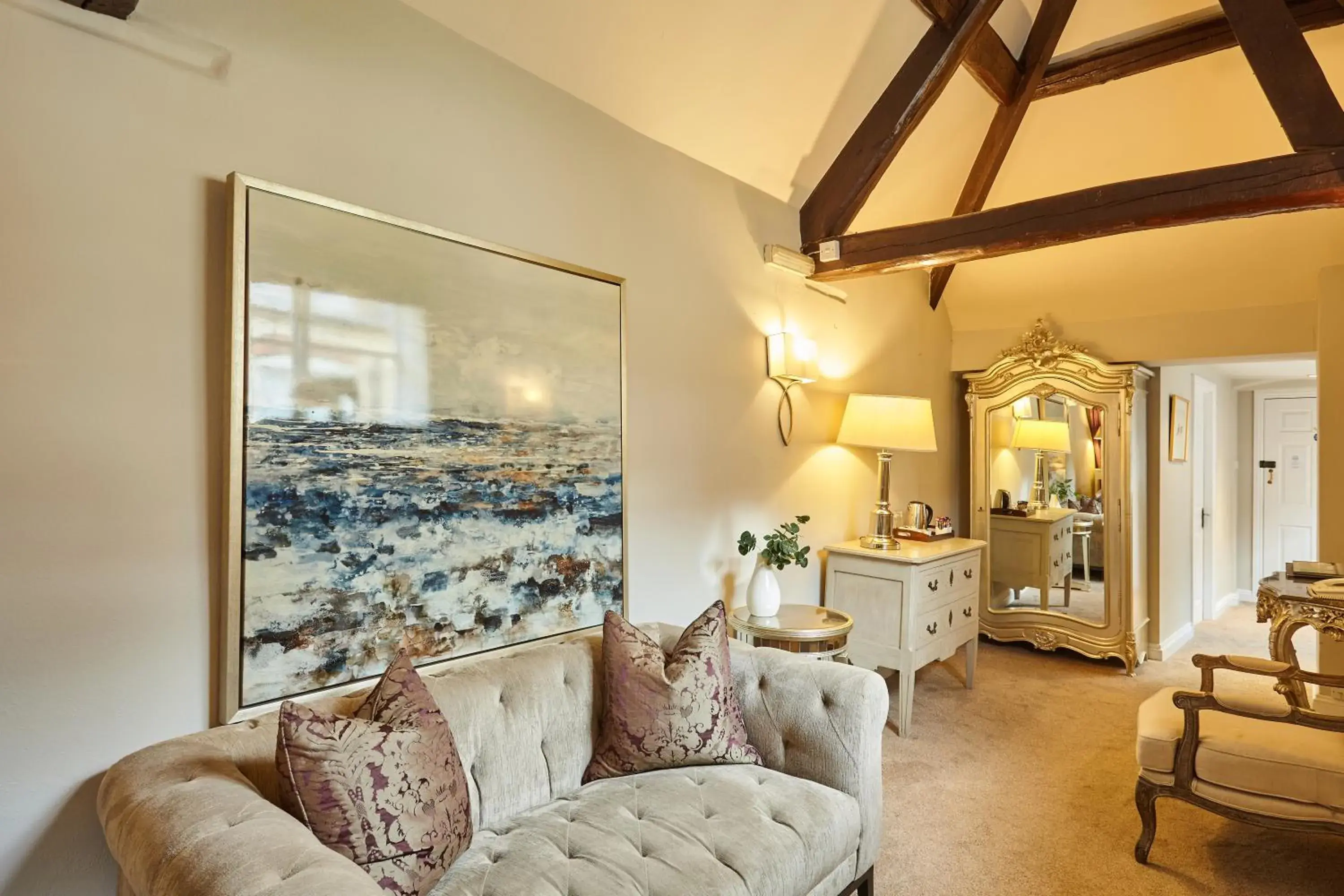 Photo of the whole room in The Ormond At Tetbury Photo of the whole room in The Ormond At Tetbury