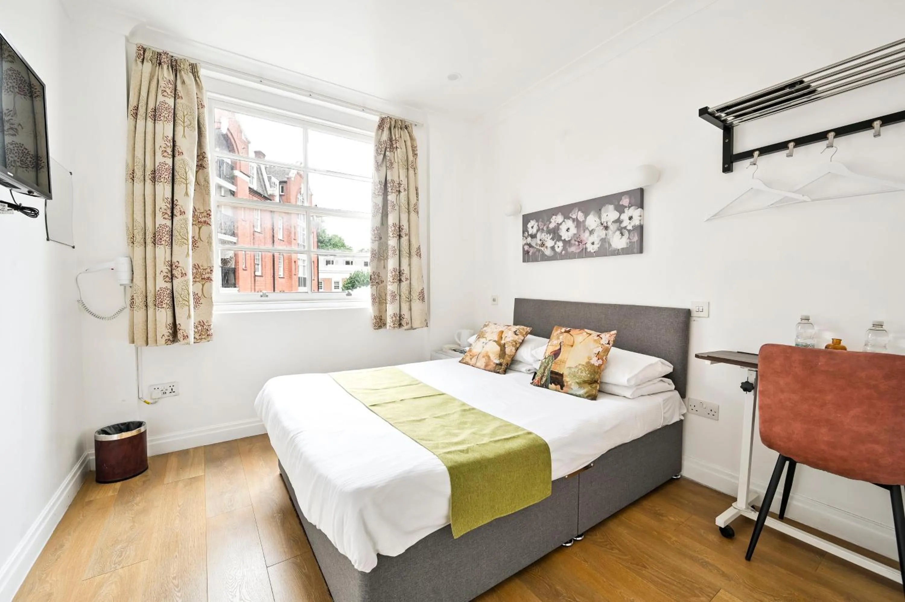 Bed in City London Hotel