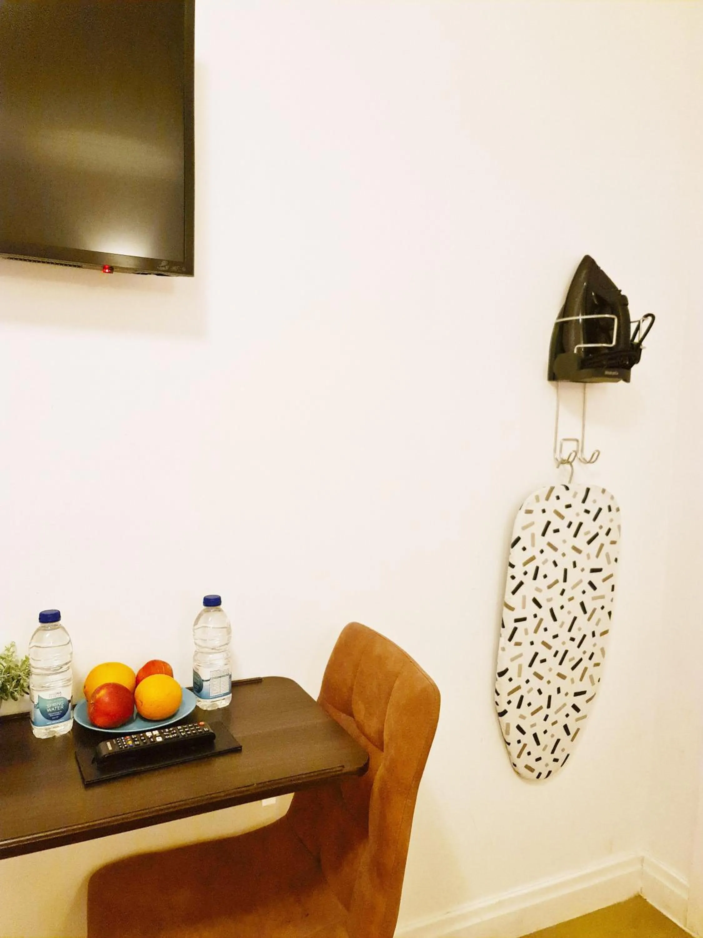 Area and facilities in City London Hotel