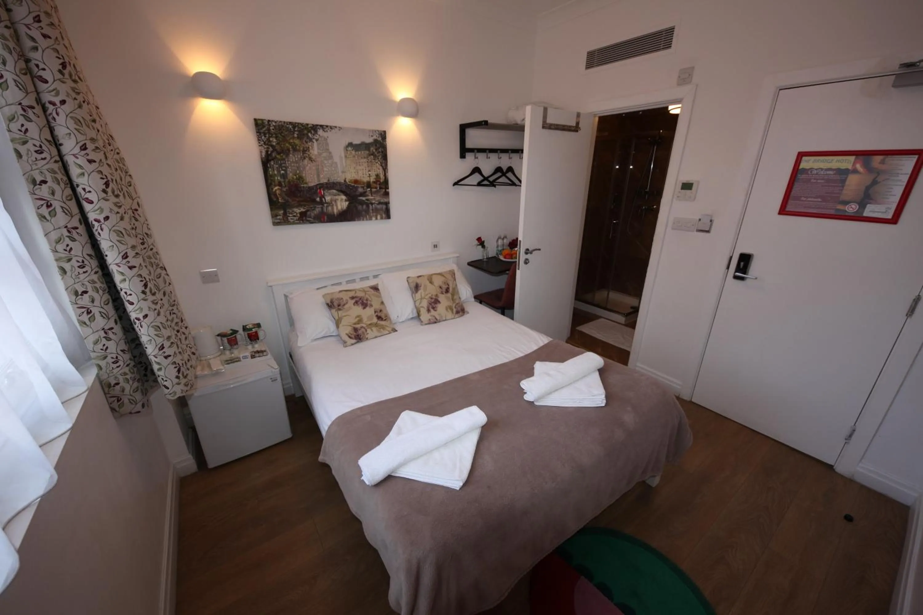 Bed in City London Hotel