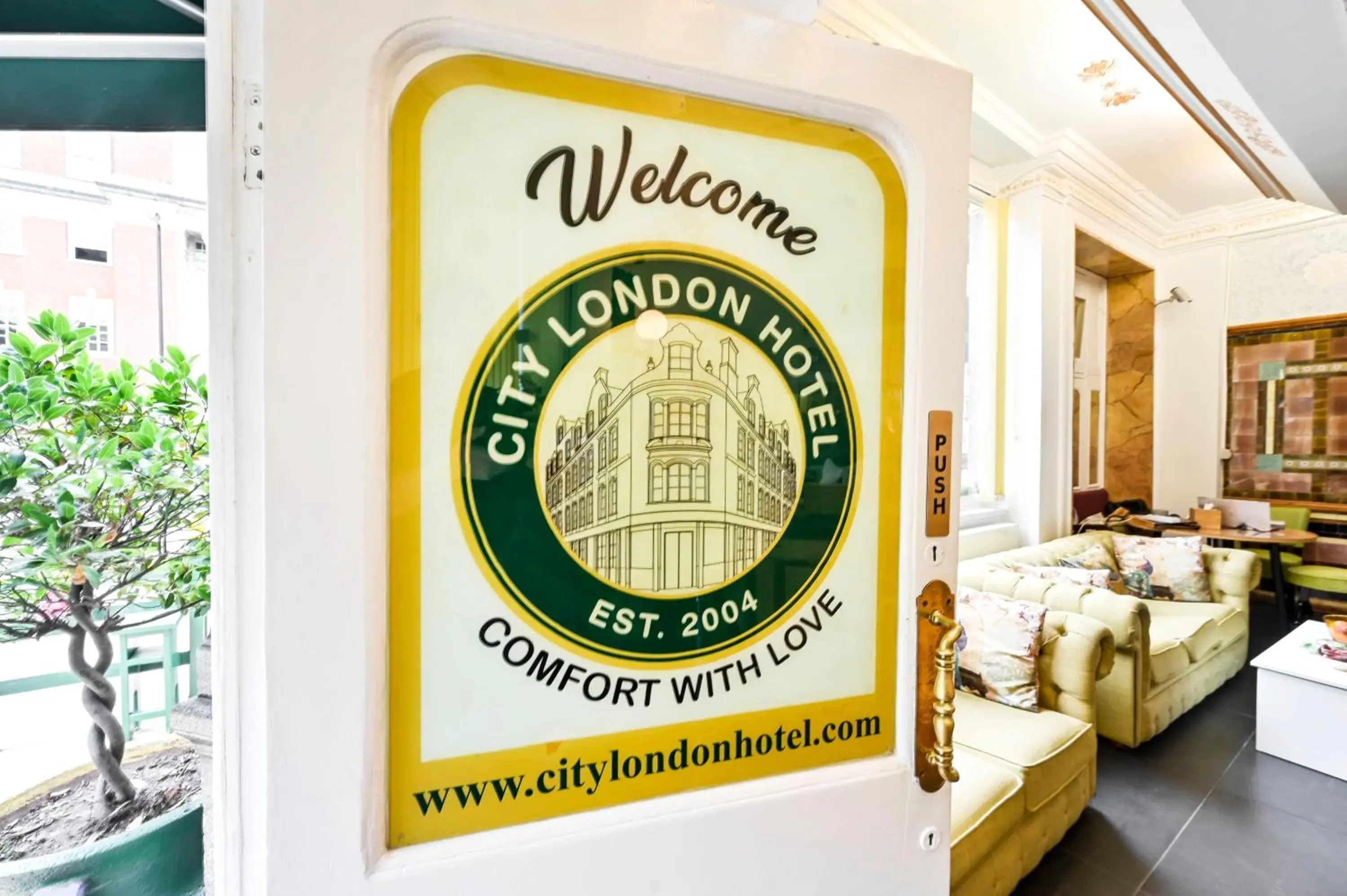 Facade/entrance in City London Hotel Facade/entrance in City London Hotel