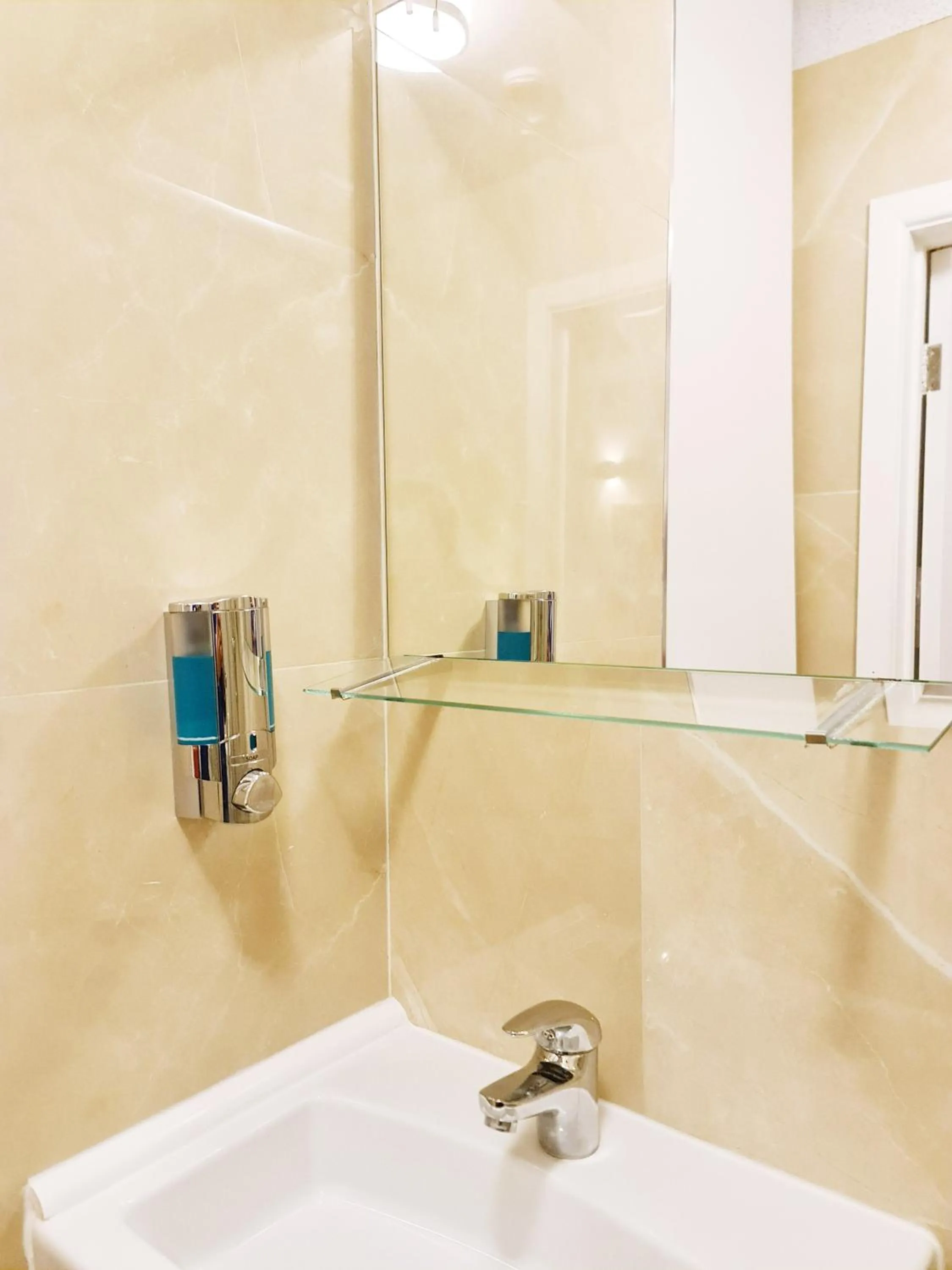 Shower in City London Hotel