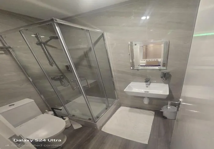 Bathroom in City London Hotel