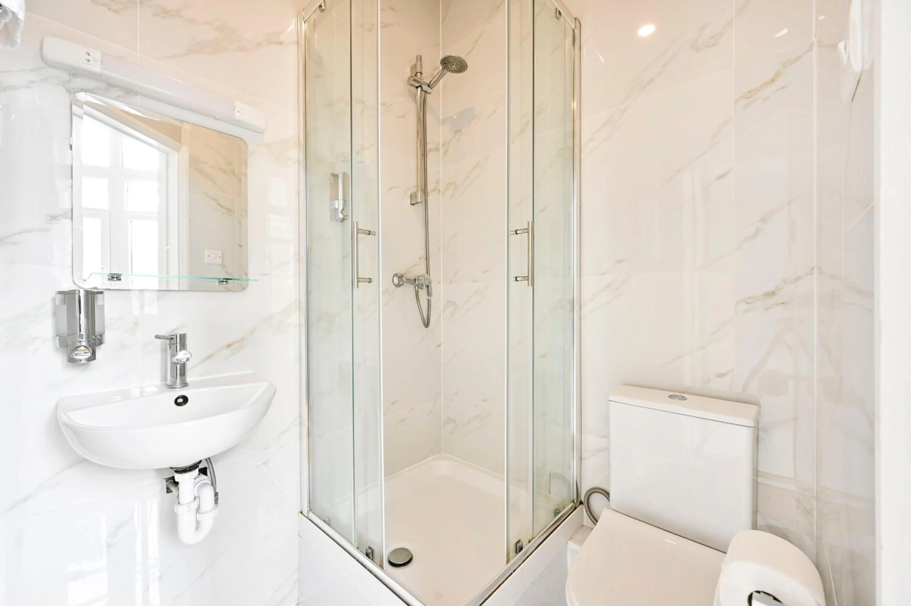 Shower in City London Hotel