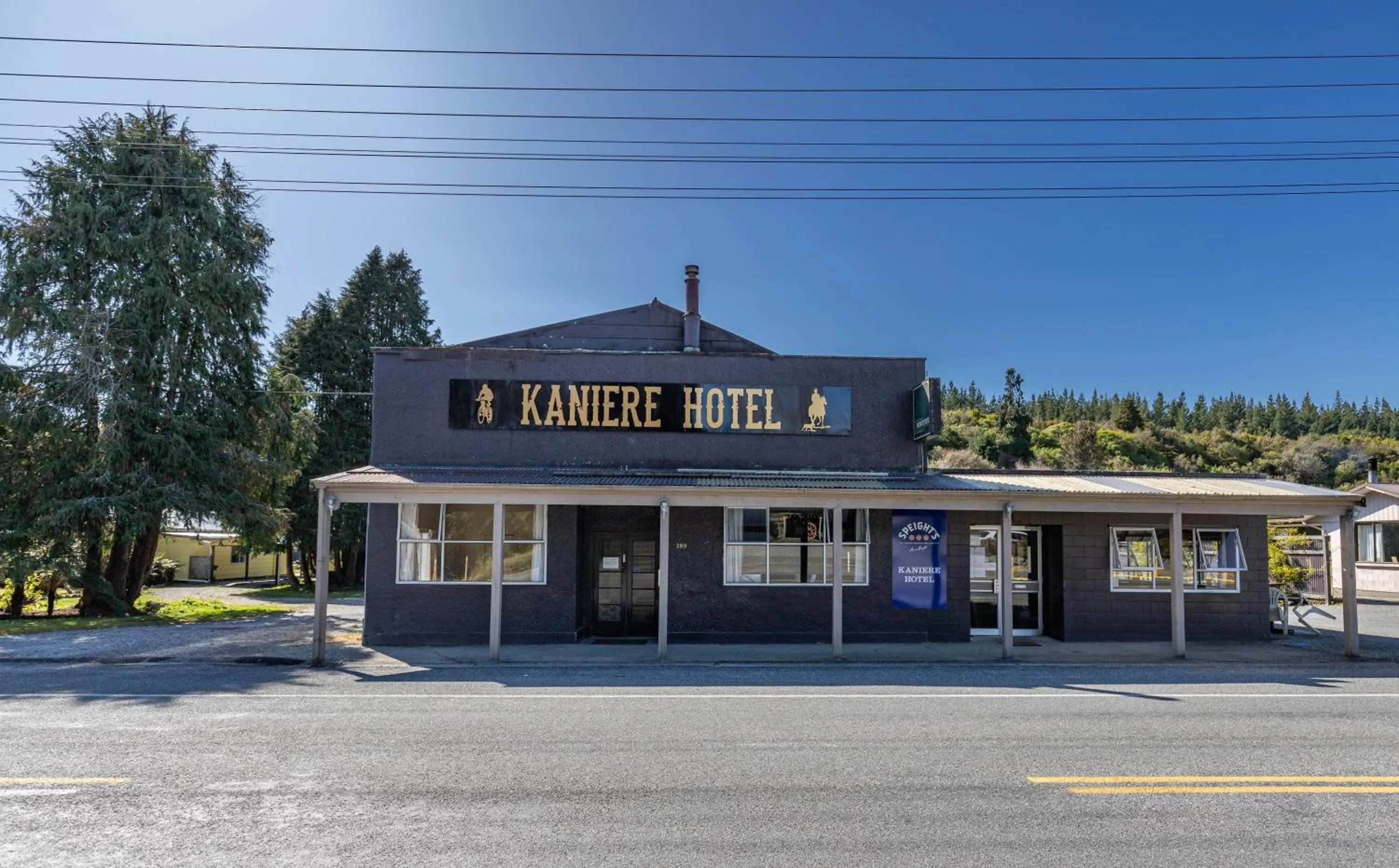 Kaniere Pub