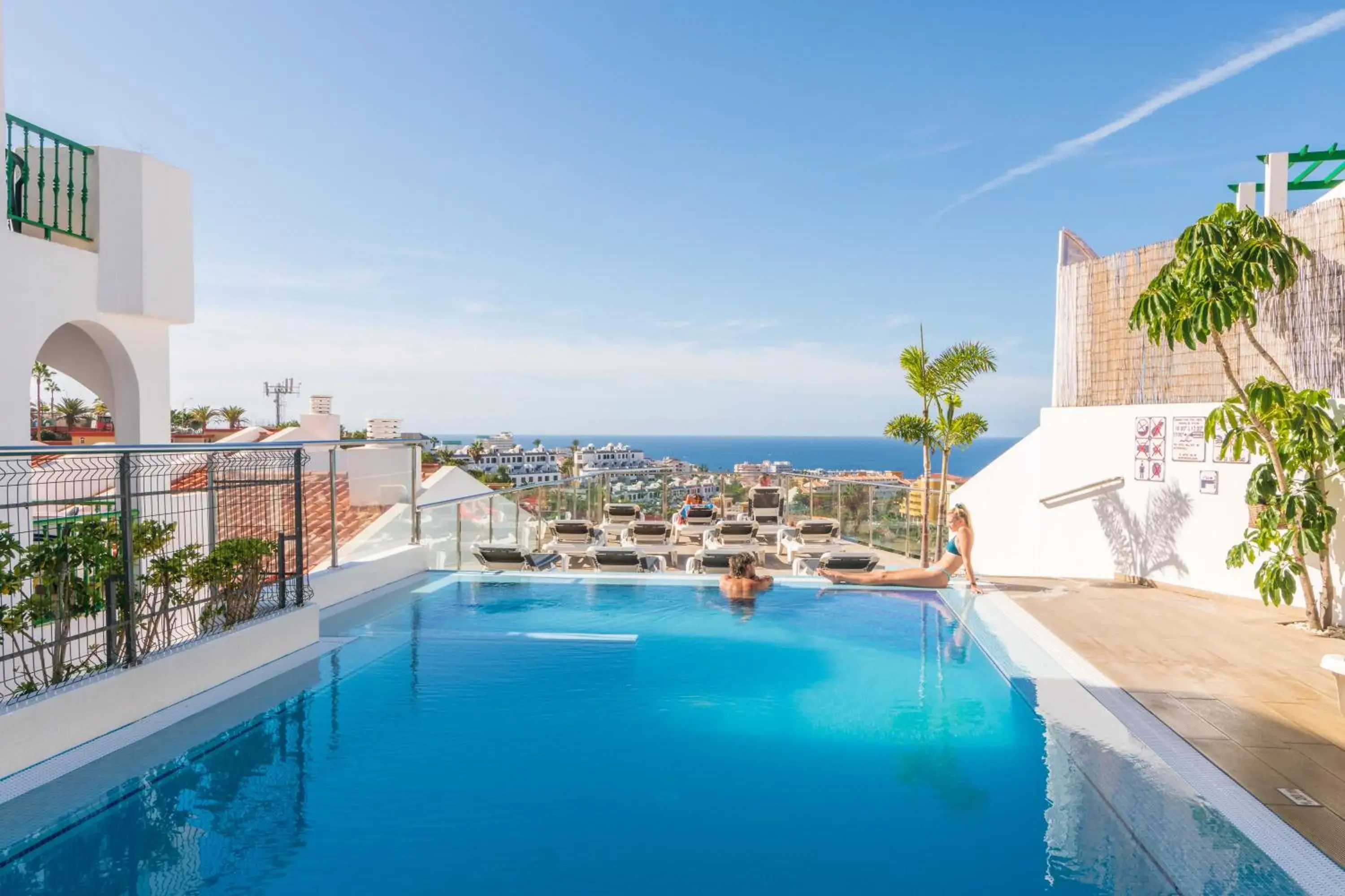 Swimming pool in Aparthotel Neptuno Costadeje Swimming pool in Aparthotel Neptuno Costadeje