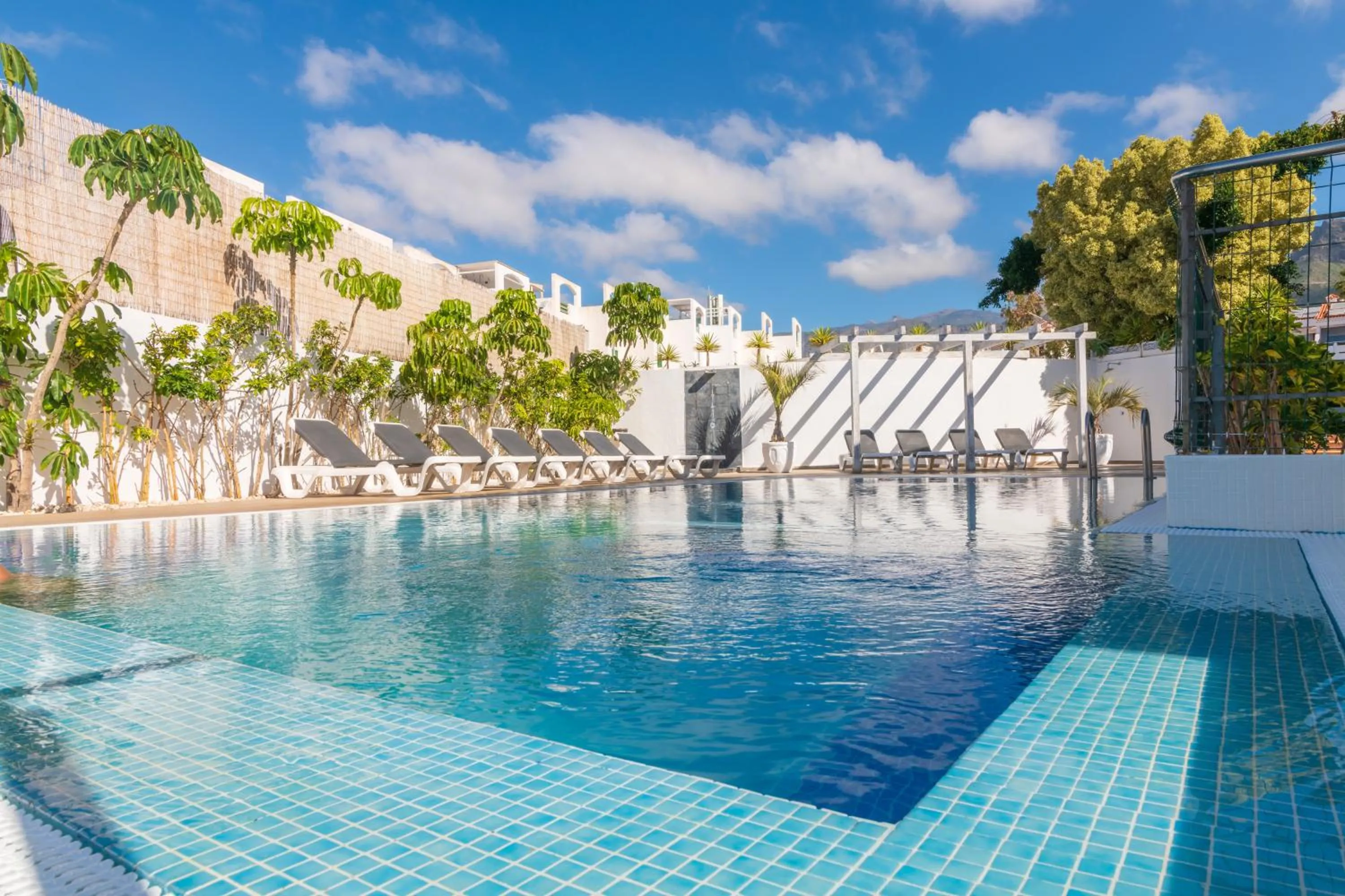 Hot Spring Bath in Aparthotel Neptuno Costadeje