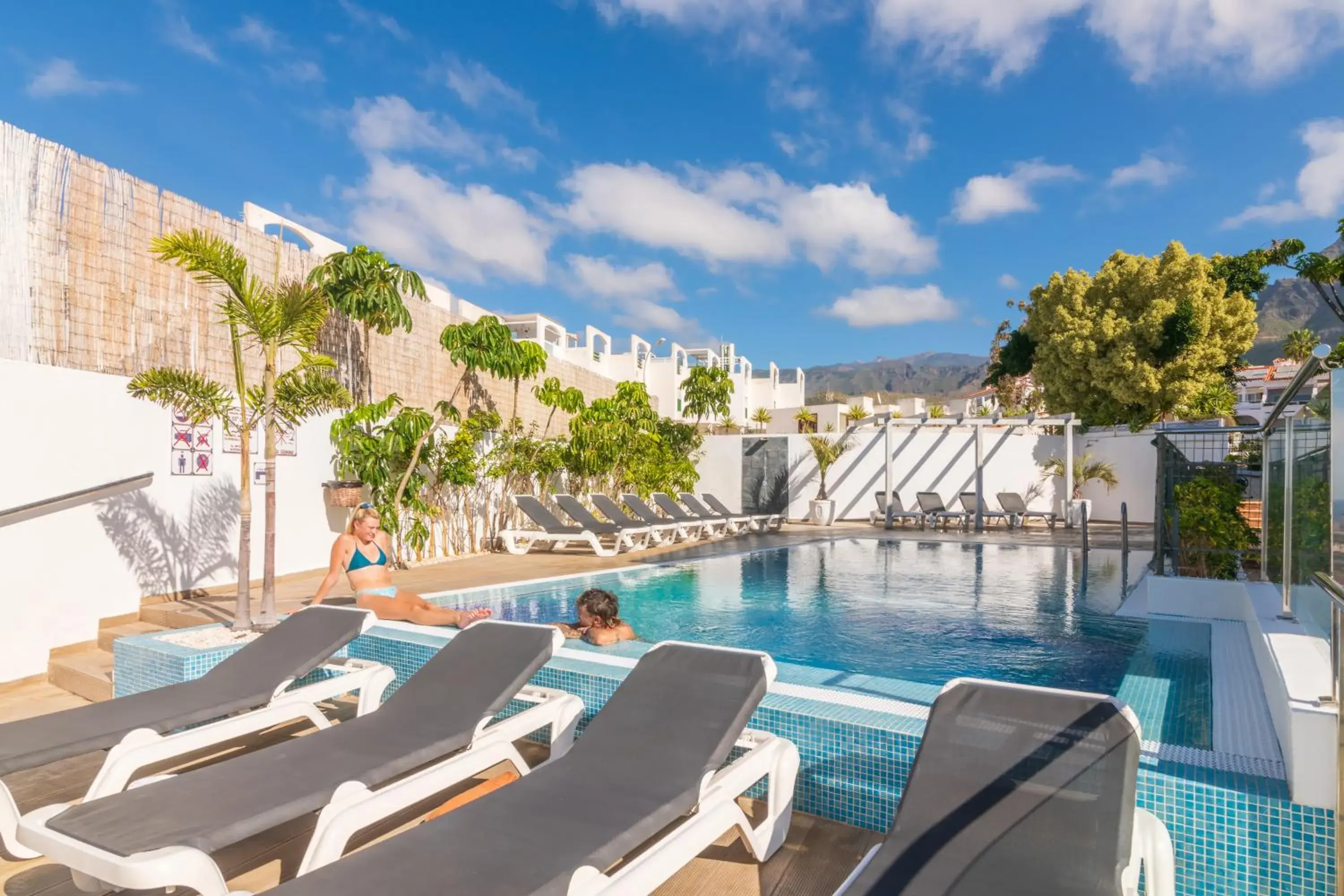 Swimming pool in Aparthotel Neptuno Costadeje Swimming pool in Aparthotel Neptuno Costadeje