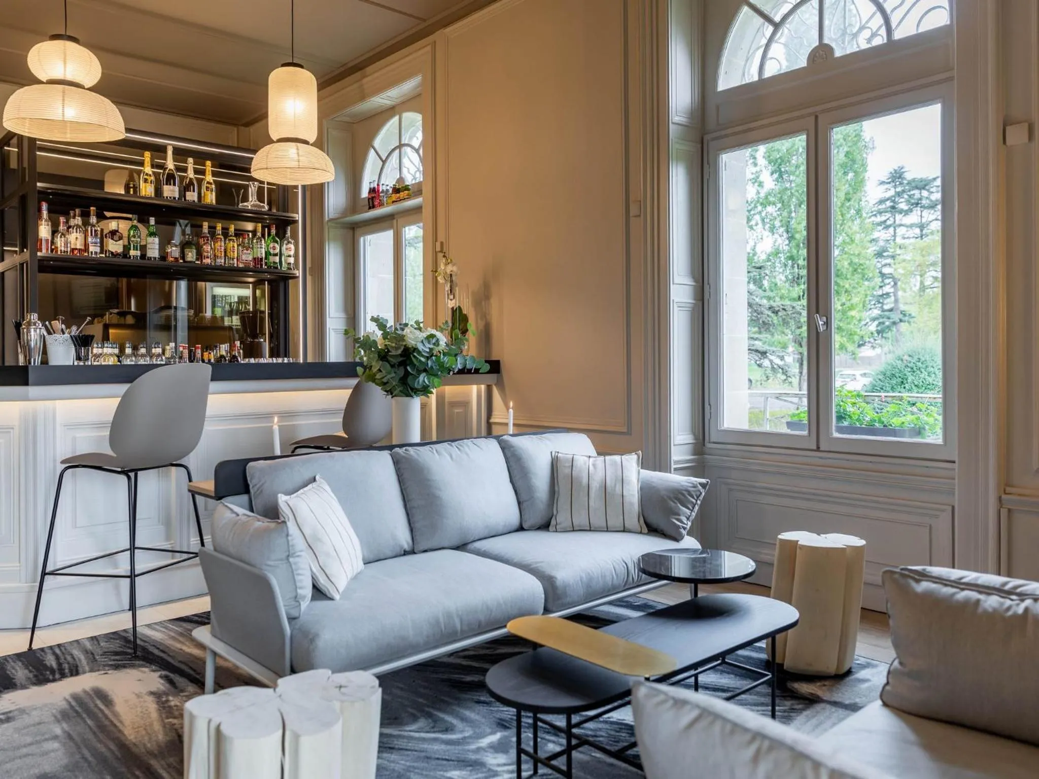 Lounge or bar in Garrigae Manoir de Beauvoir Poitiers Sud - Hotel & Spa