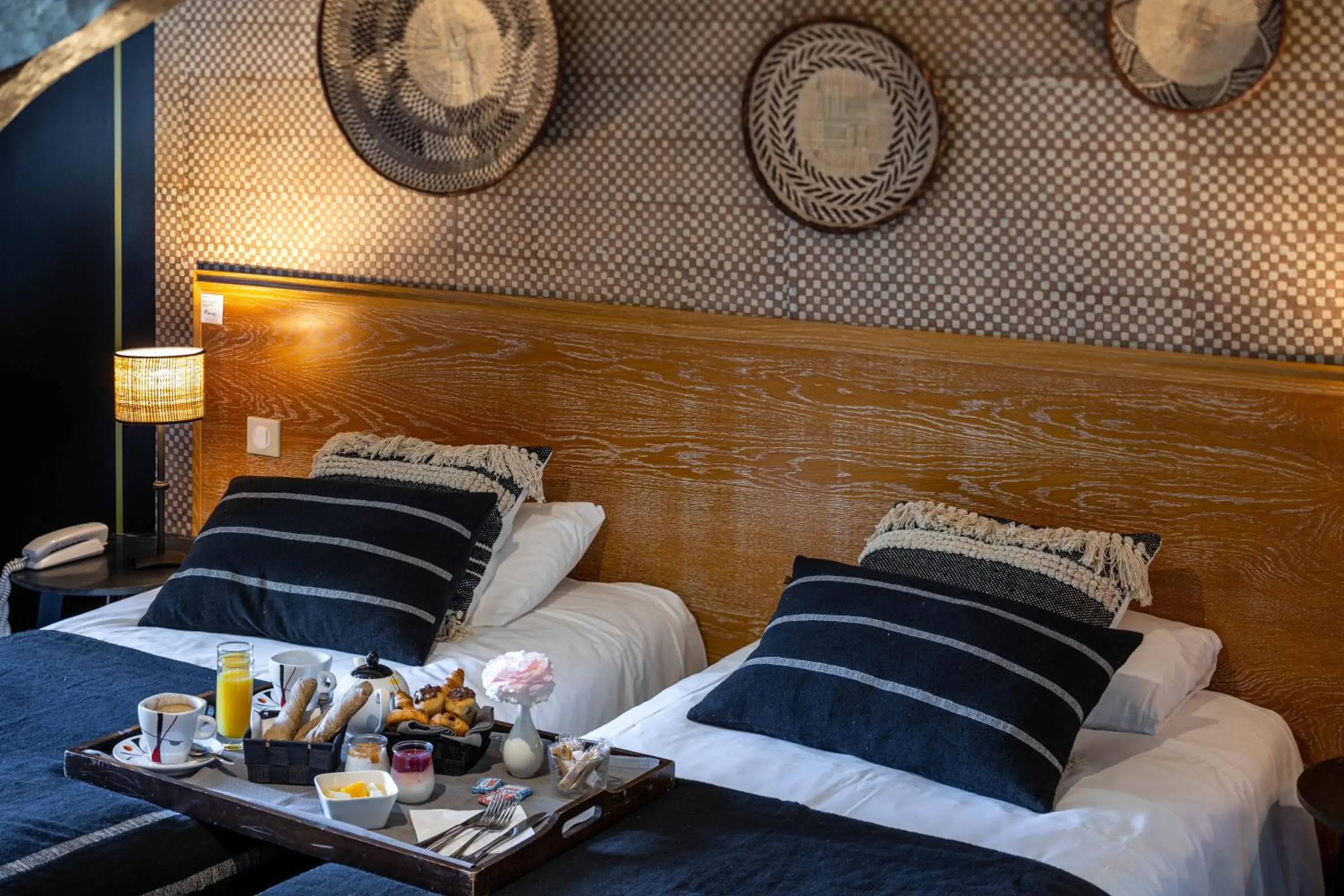 Bed in Garrigae Manoir de Beauvoir Poitiers Sud - Hotel & Spa Bed in Garrigae Manoir de Beauvoir Poitiers Sud - Hotel & Spa