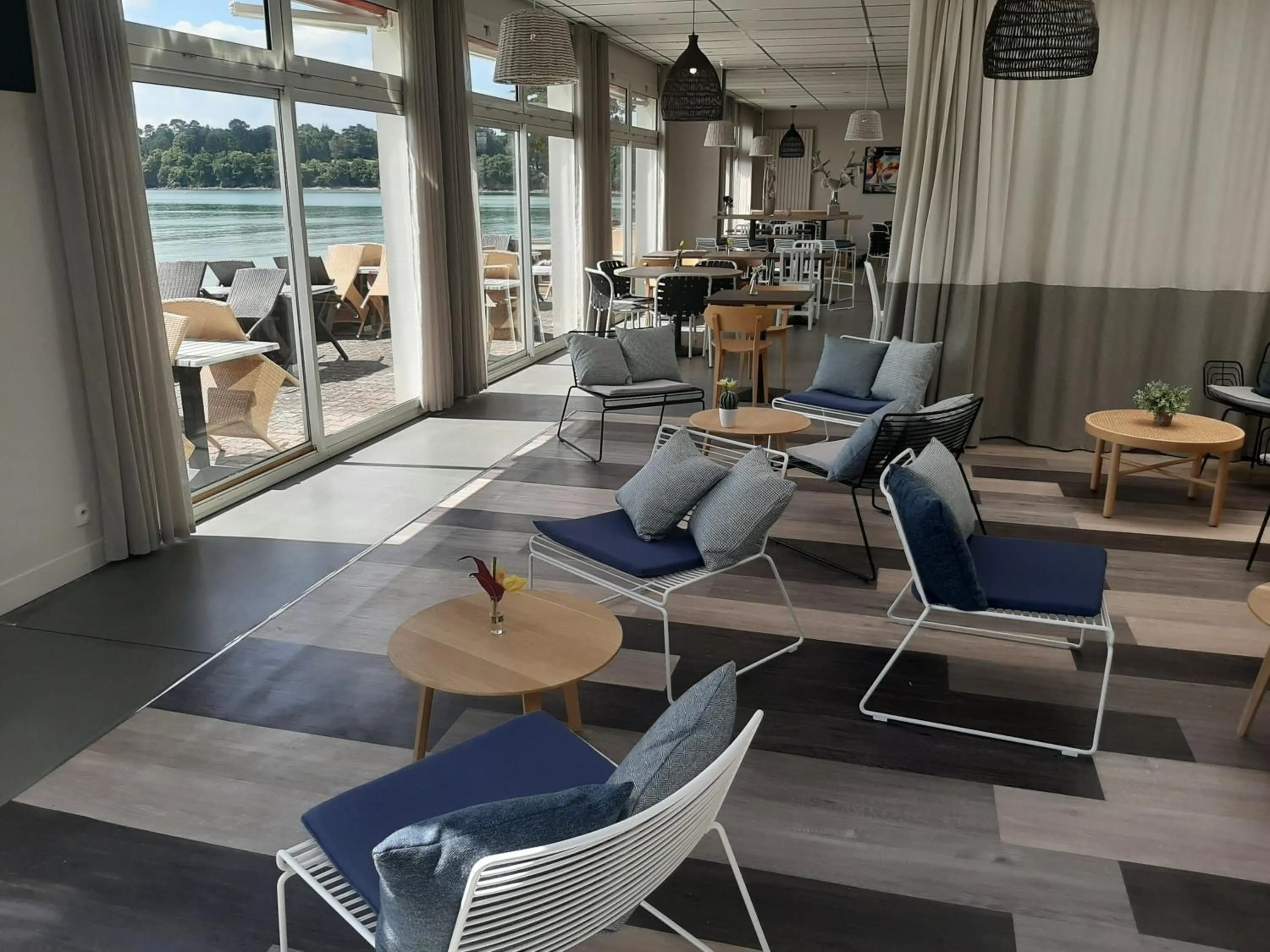 Restaurant/places to eat in Garrigae Cap Coz