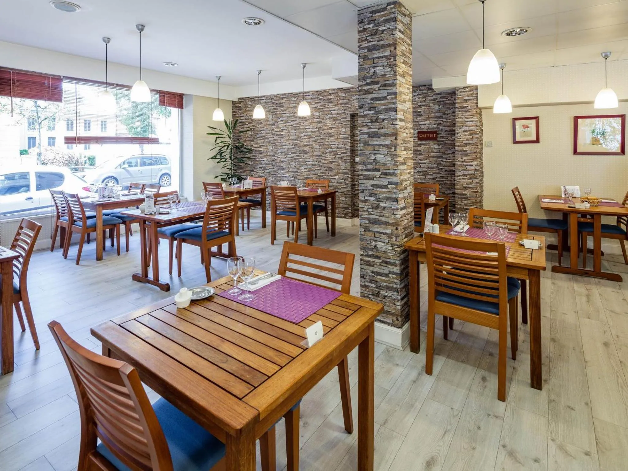 Restaurant/places to eat in Noemys Neris Montlucon - hotel restaurant