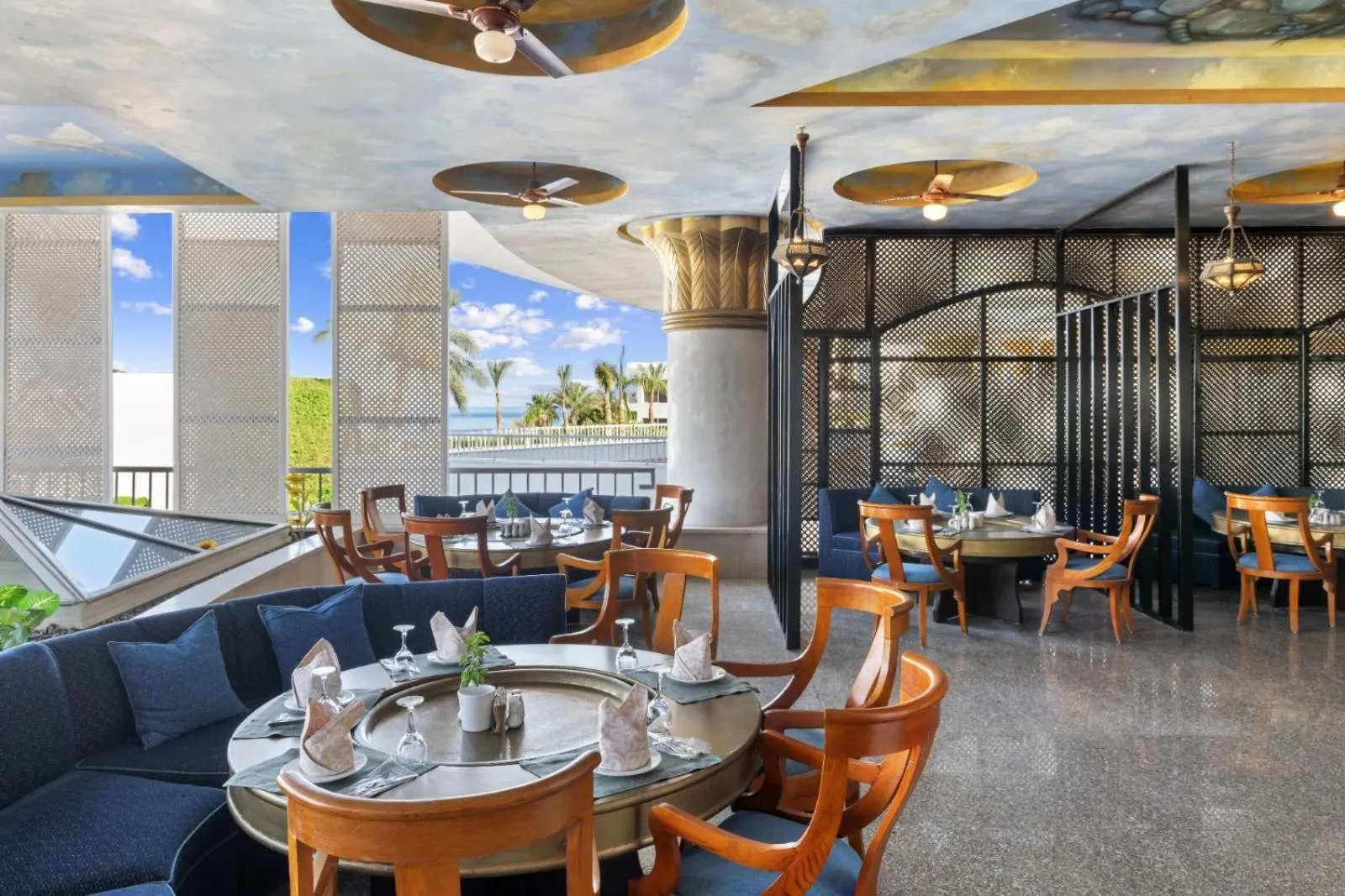 Restaurant/places to eat in Monte Carlo Sharm Resort & Spa