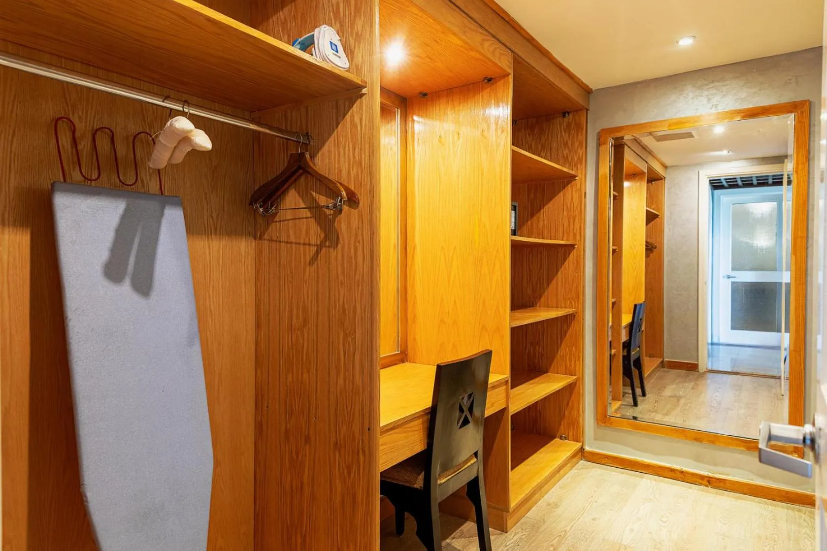 wardrobe in Monte Carlo Sharm Resort & Spa