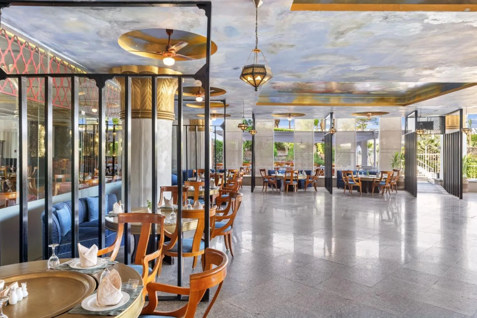 Restaurant/places to eat in Monte Carlo Sharm Resort & Spa