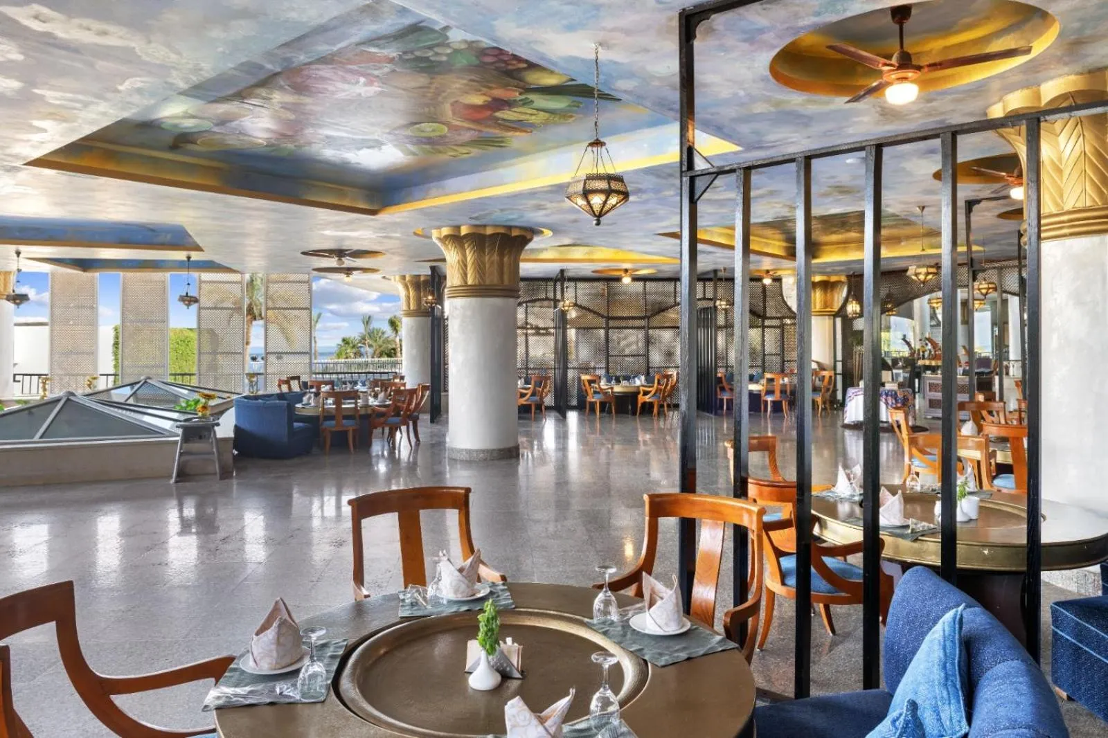 Restaurant/places to eat in Monte Carlo Sharm Resort & Spa