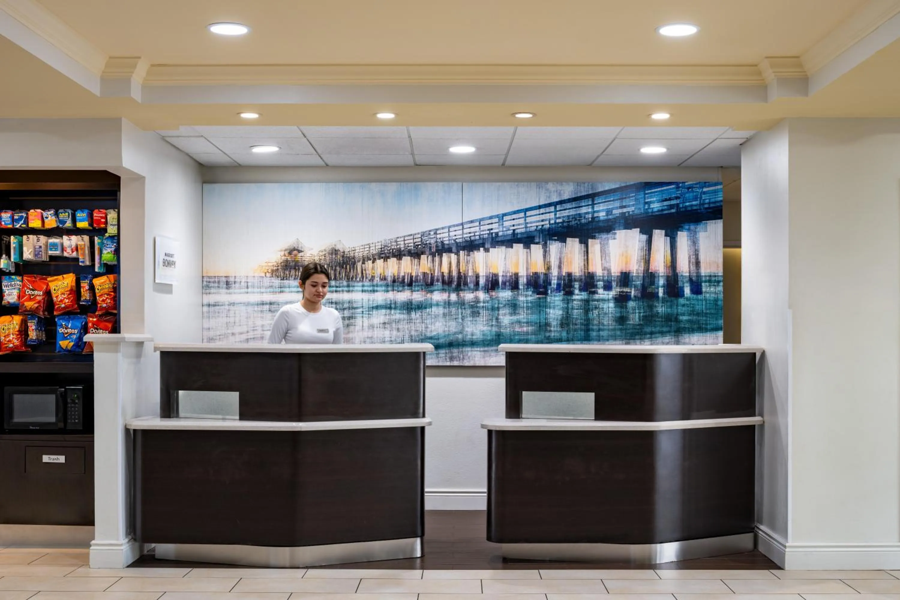 Staff in Courtyard by Marriott - Naples