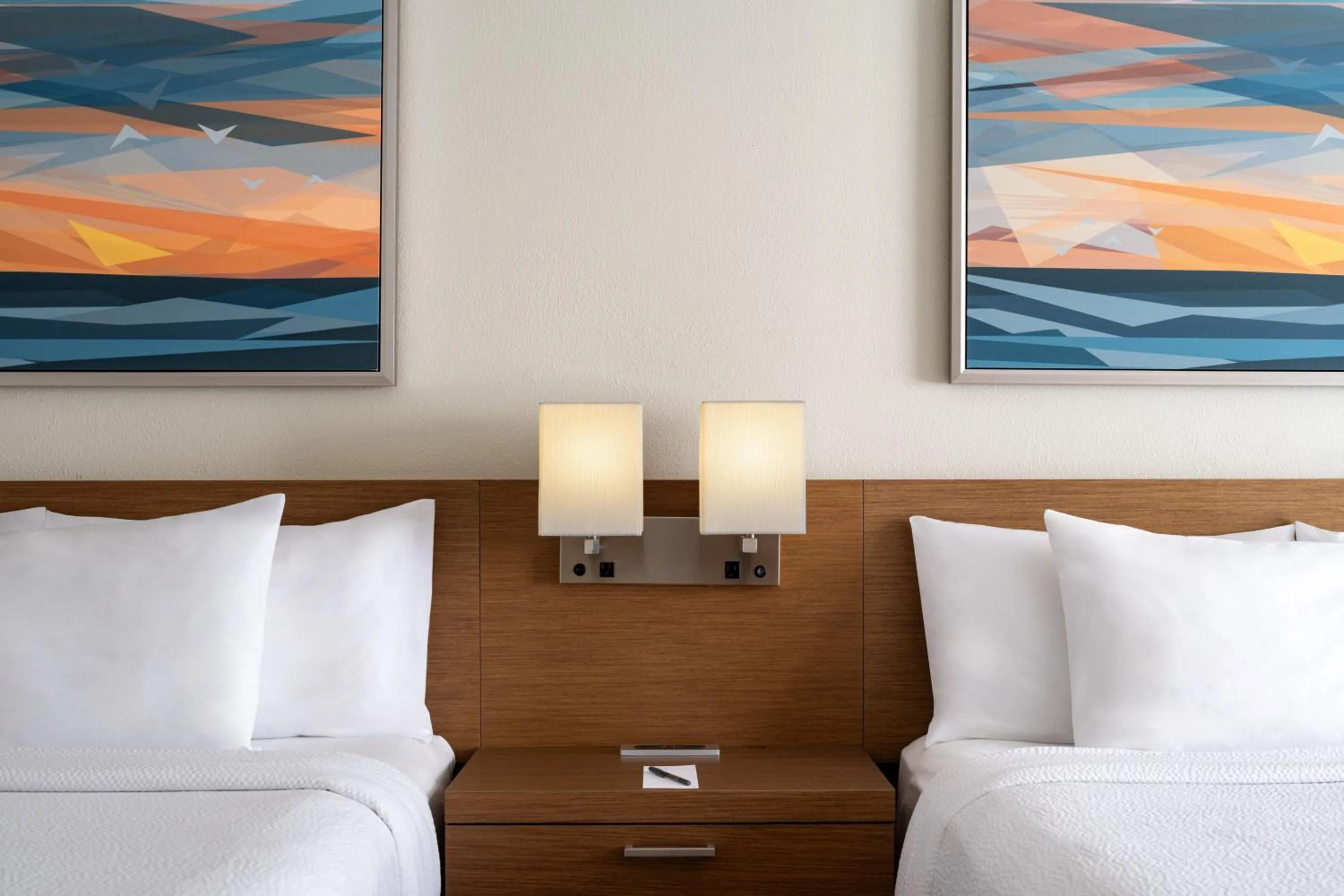 Photo of the whole room, Bed in Courtyard by Marriott - Naples