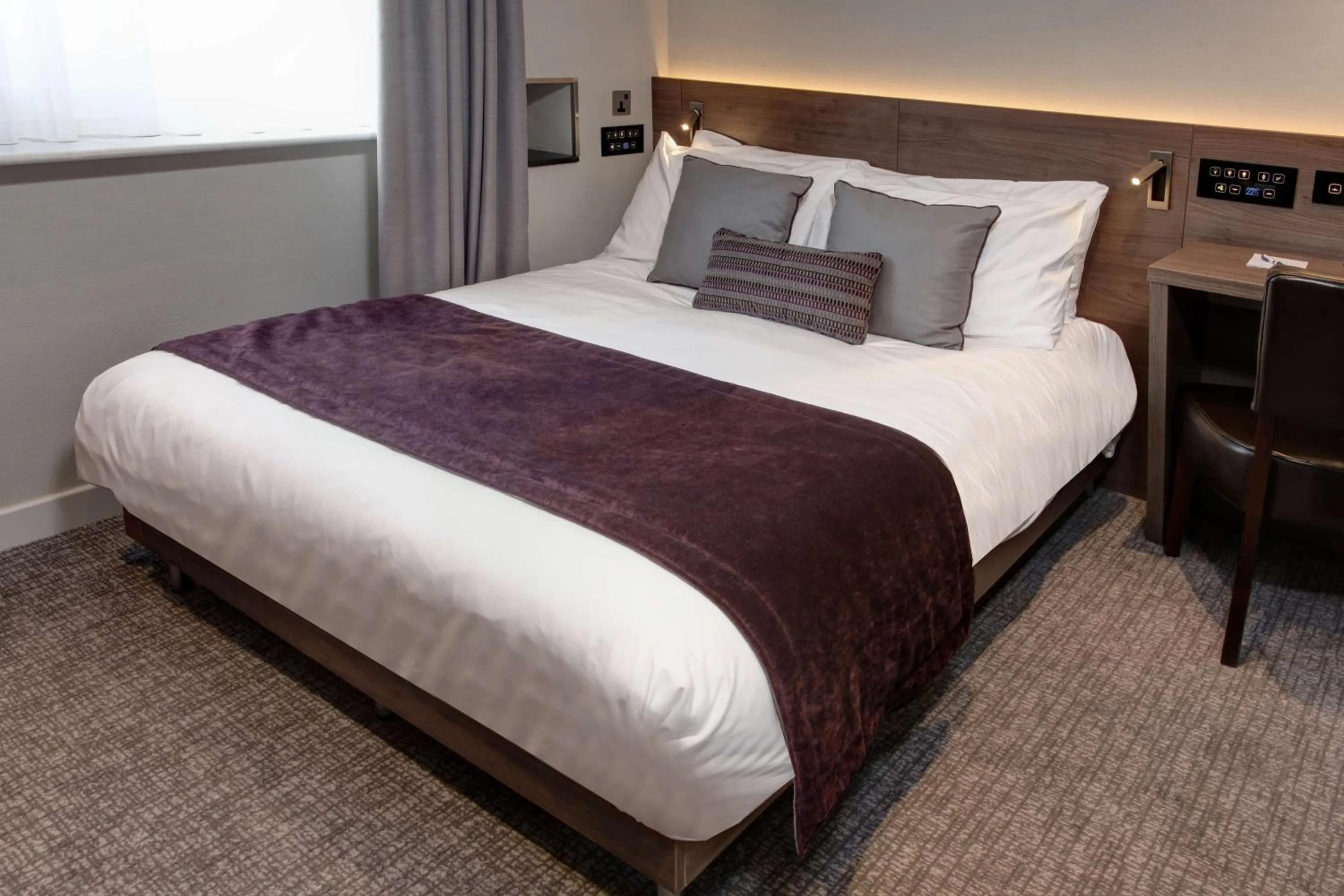 Photo of the whole room, Bed in Best Western Plus Delmere Hotel