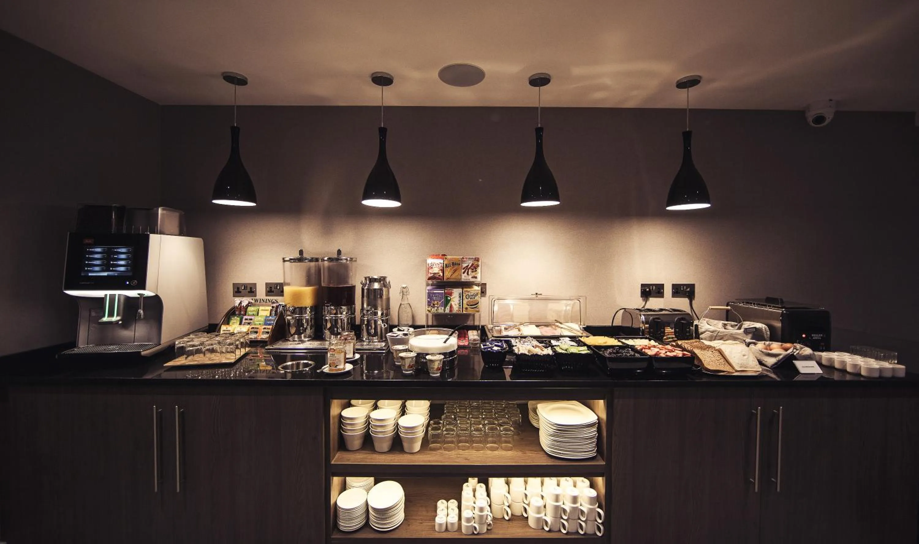 Food in Best Western Plus Delmere Hotel