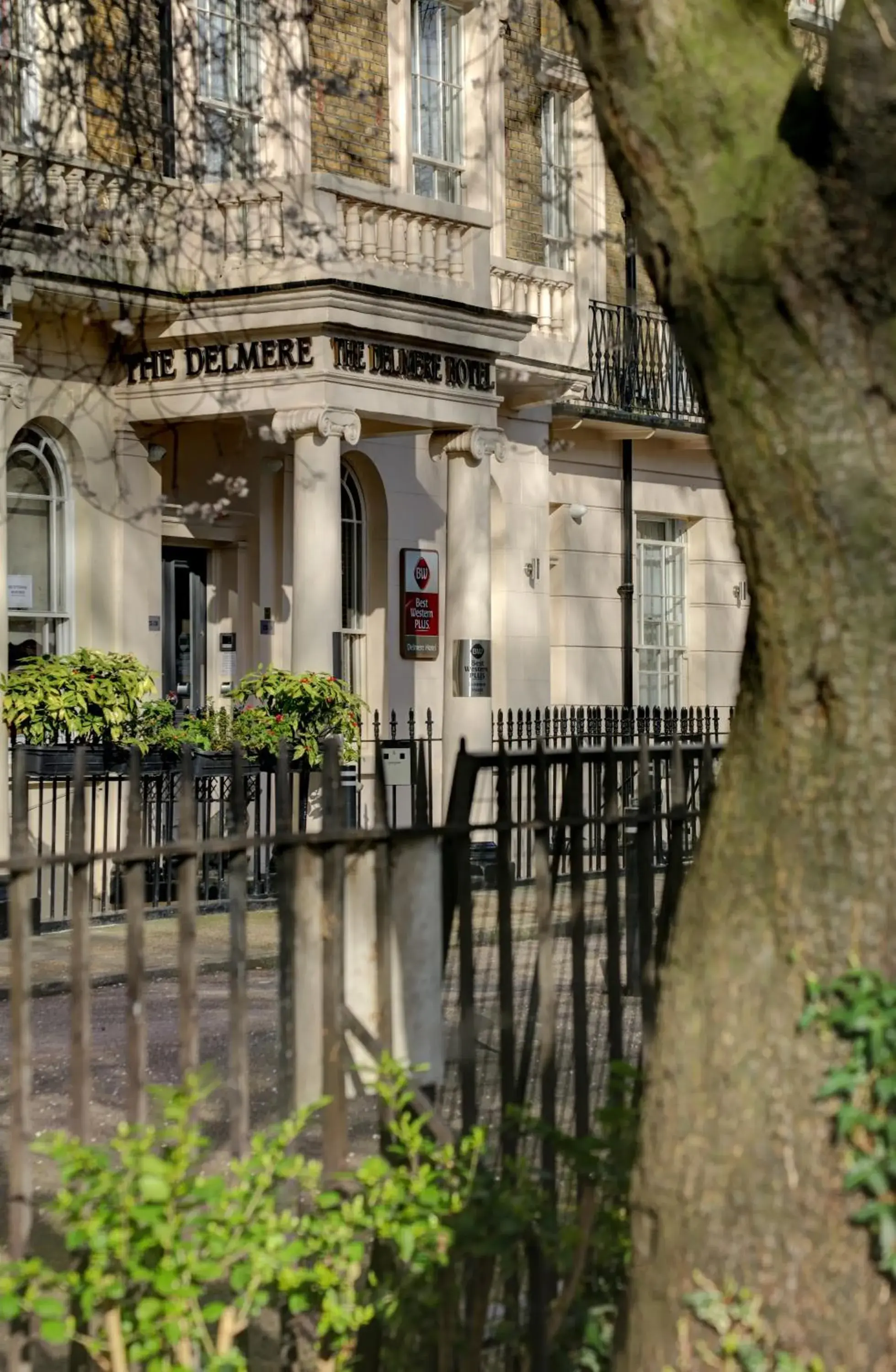 Facade/entrance in Best Western Plus Delmere Hotel Facade/entrance in Best Western Plus Delmere Hotel