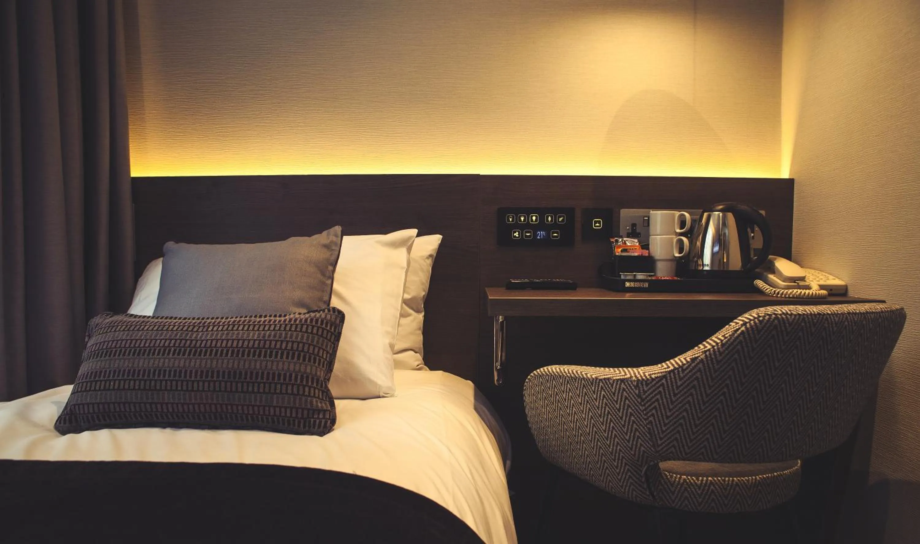 Decorative detail, Bed in Best Western Plus Delmere Hotel