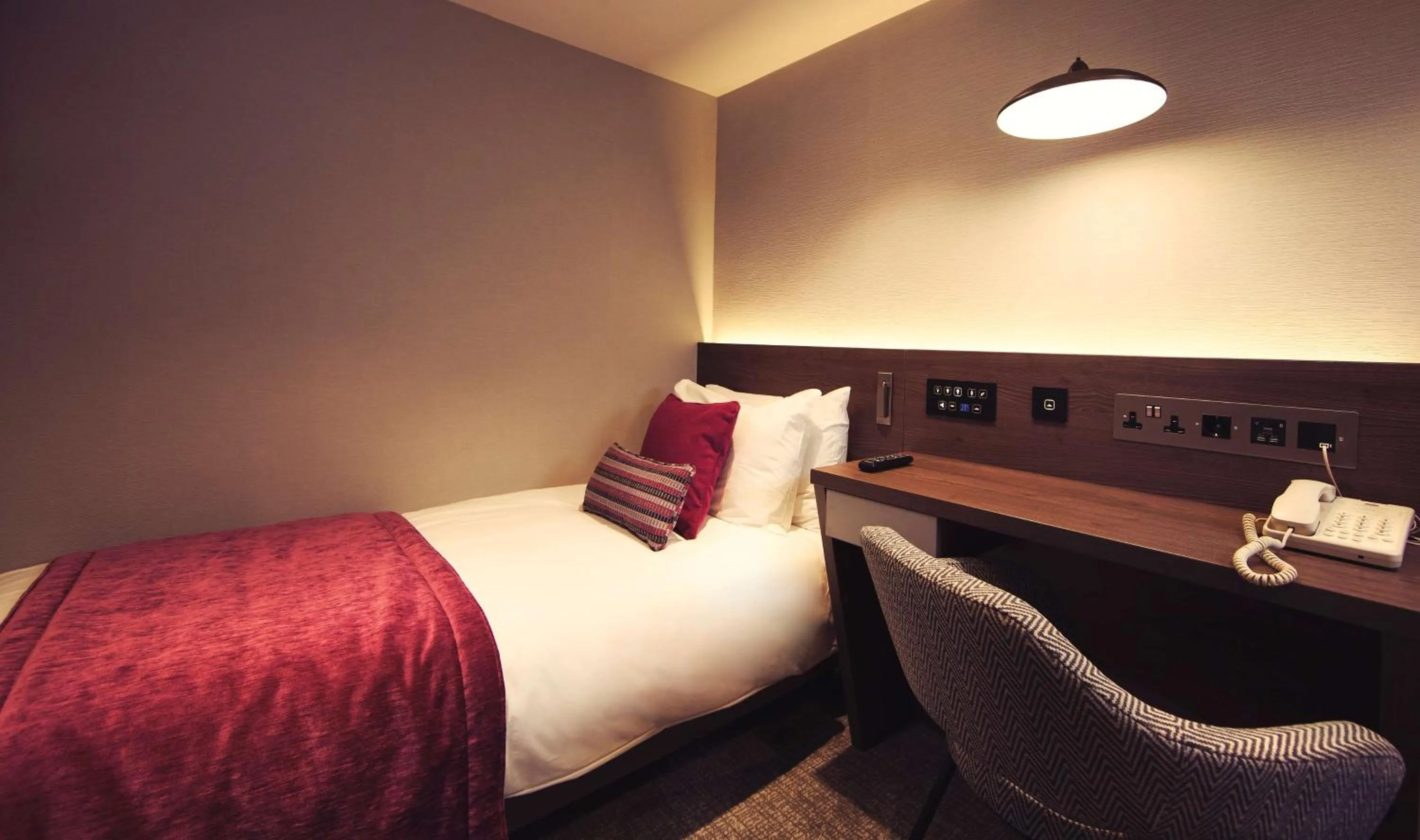 Photo of the whole room, Bed in Best Western Plus Delmere Hotel