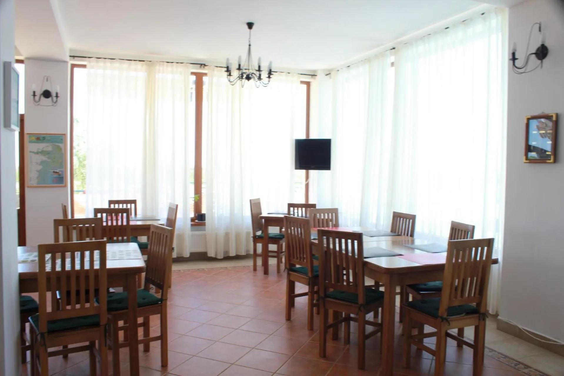 Restaurant/places to eat in Casa Pescarilor