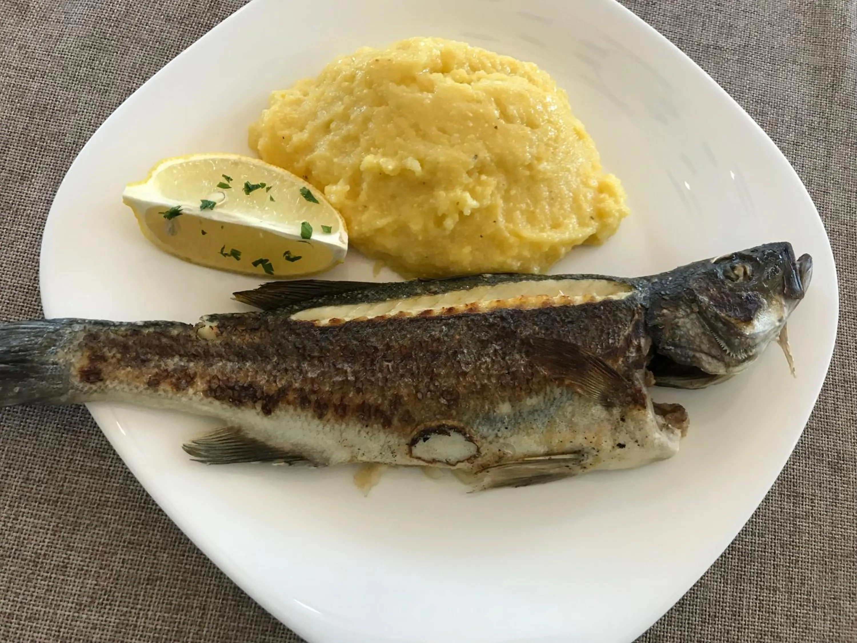 Food in Casa Pescarilor