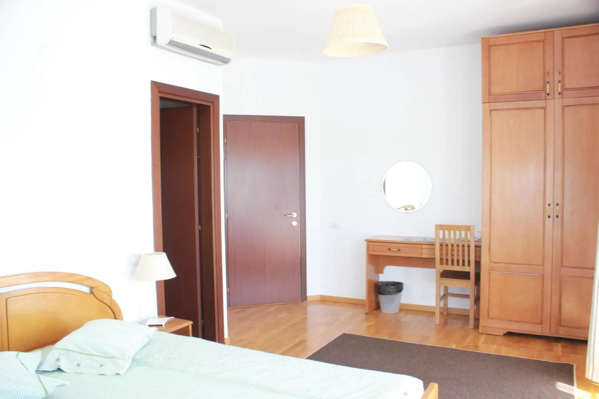 Photo of the whole room, Bed in Casa Pescarilor